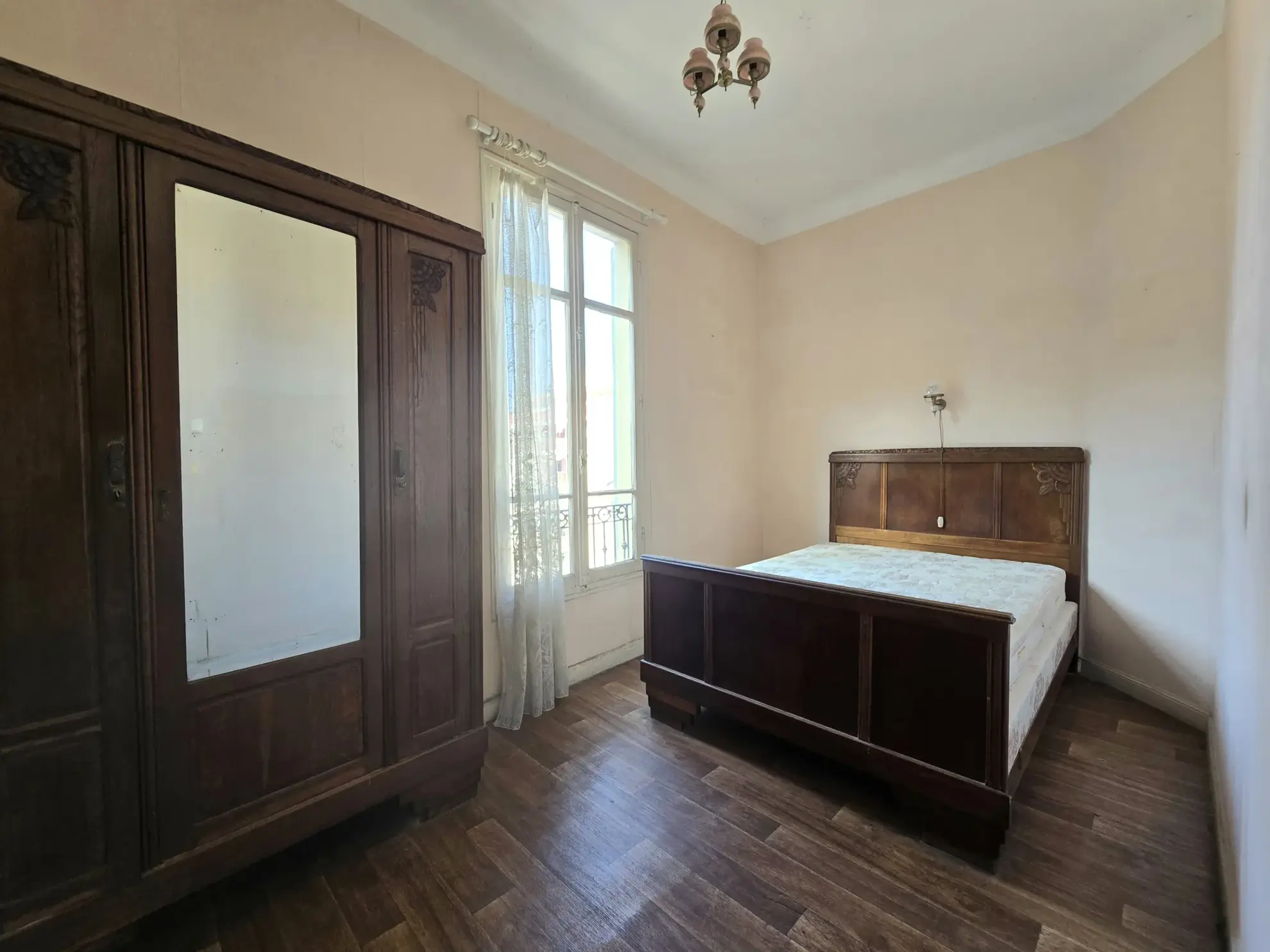 Appartement 2 pièces à rénover à Nice Saint Roch - Fort potentiel 