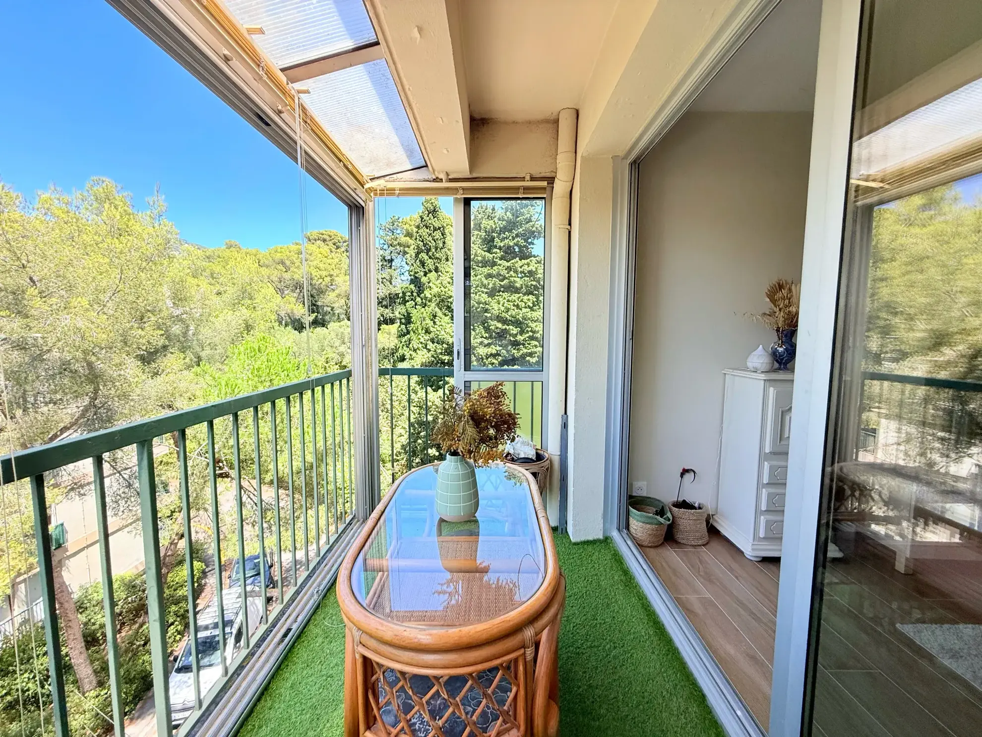 Bel appartement 3 pièces récemment rénové à Toulon, au calme avec parking et balcon