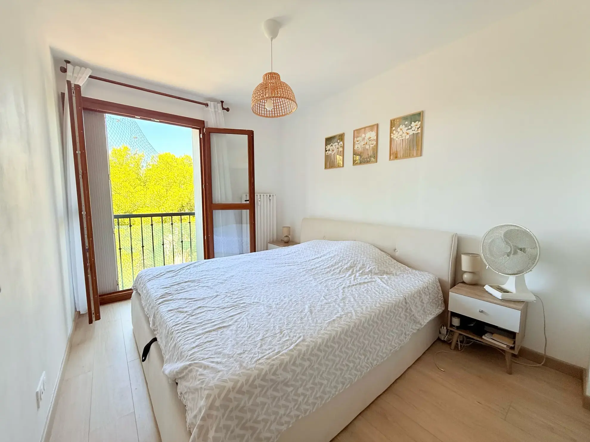 Bel appartement 3 pièces récemment rénové à Toulon, au calme avec parking et balcon 