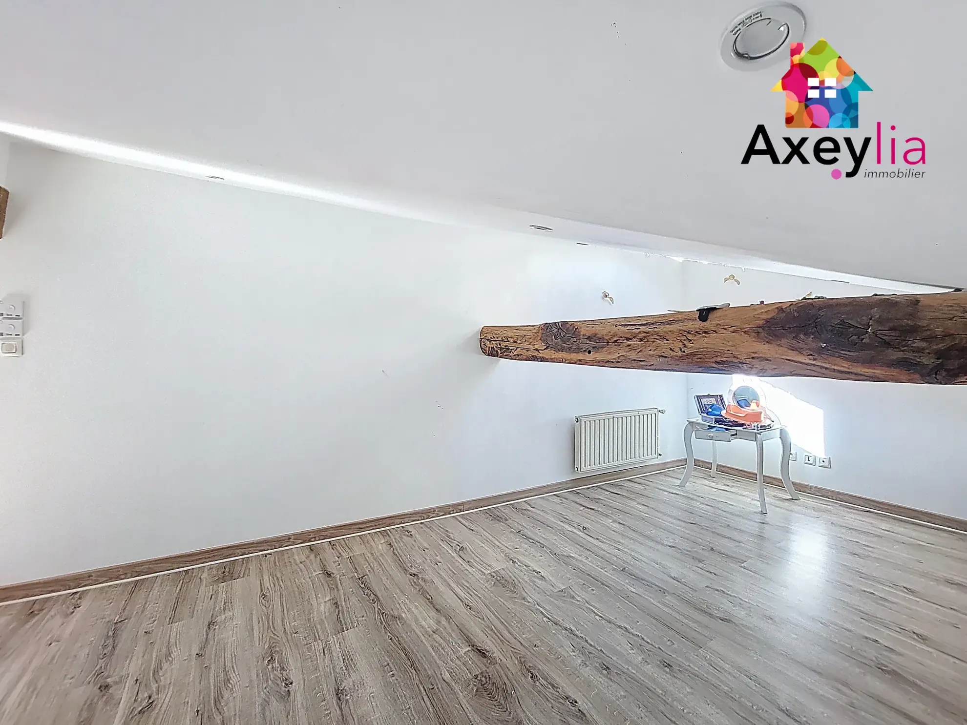 À vendre maison de village rénovée à Perreux - 3 chambres 