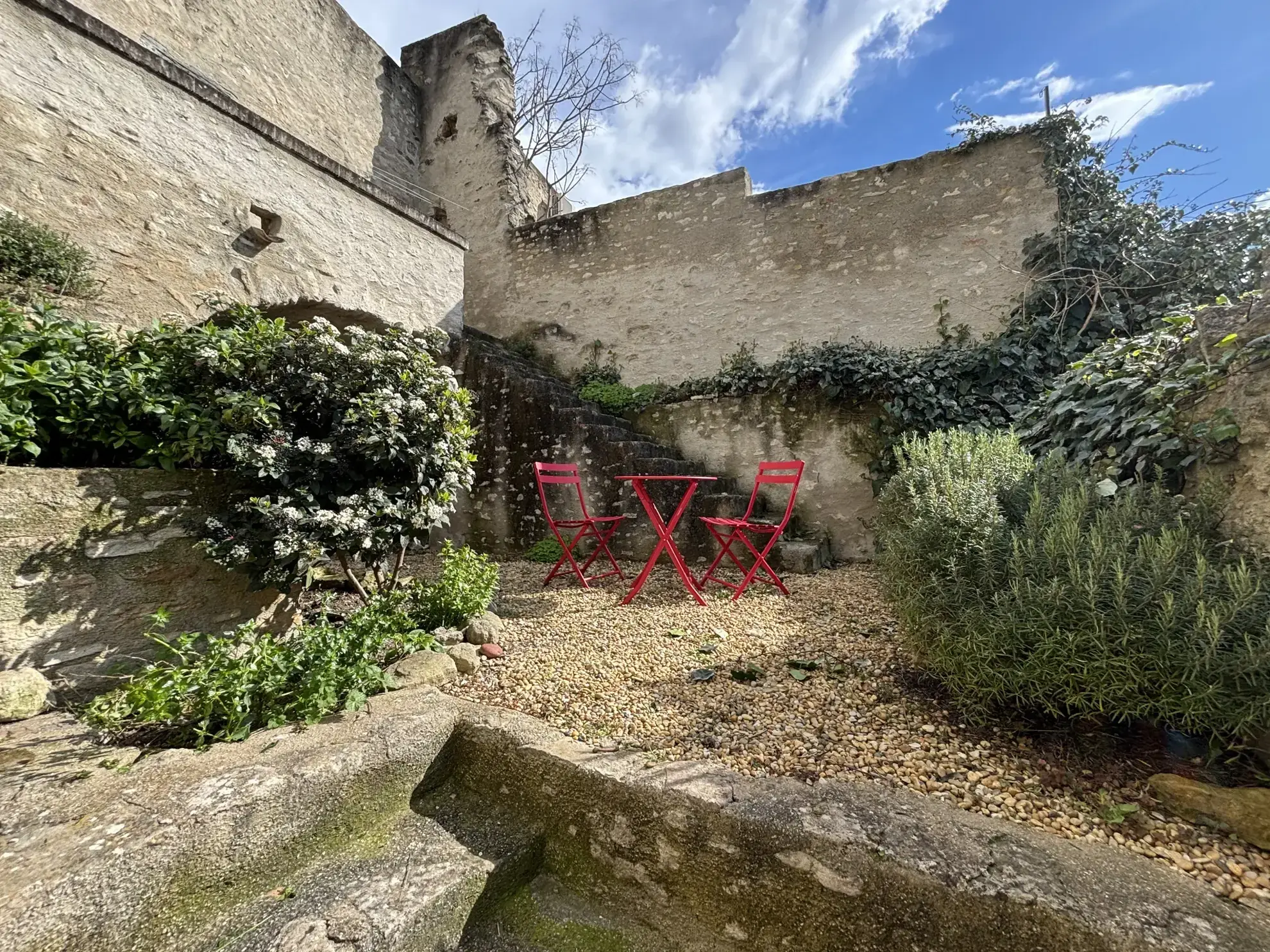 Maison de village de 73 m² avec jardin et terrasses à Lagnes (84) 