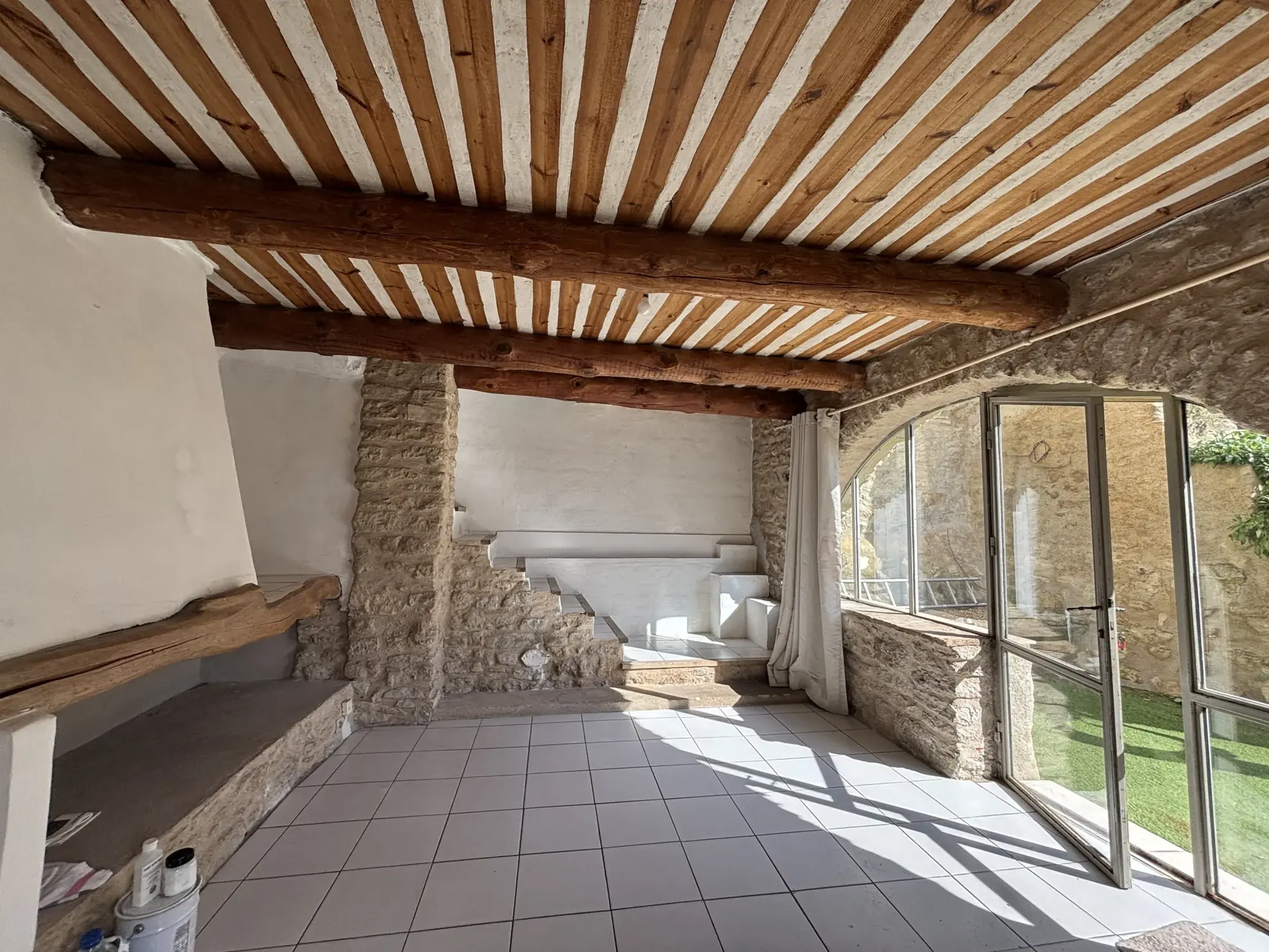 Maison de village de 73 m² avec jardin et terrasses à Lagnes (84) 