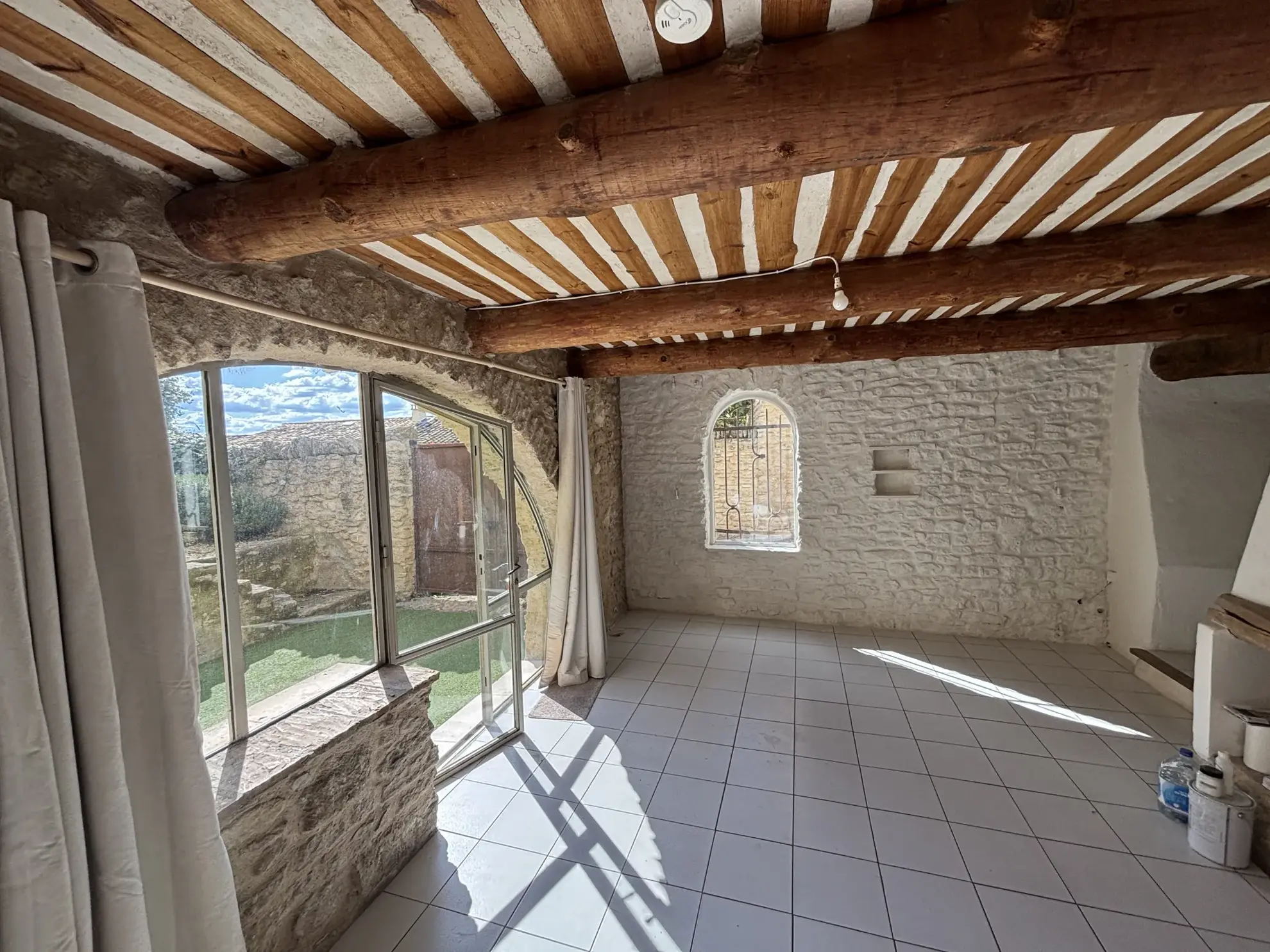 Maison de village de 73 m² avec jardin et terrasses à Lagnes (84) 