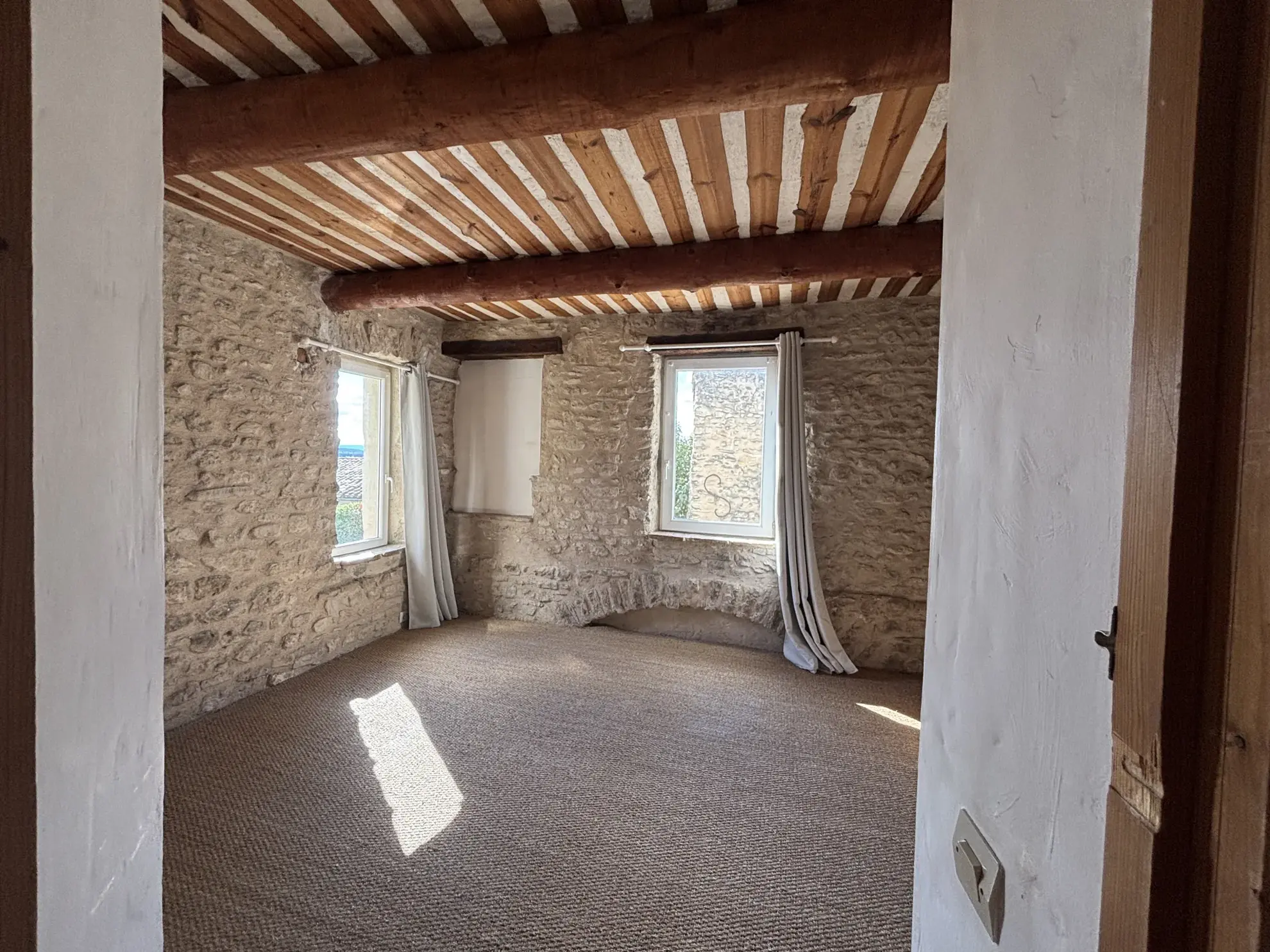 Maison de village de 73 m² avec jardin et terrasses à Lagnes (84) 