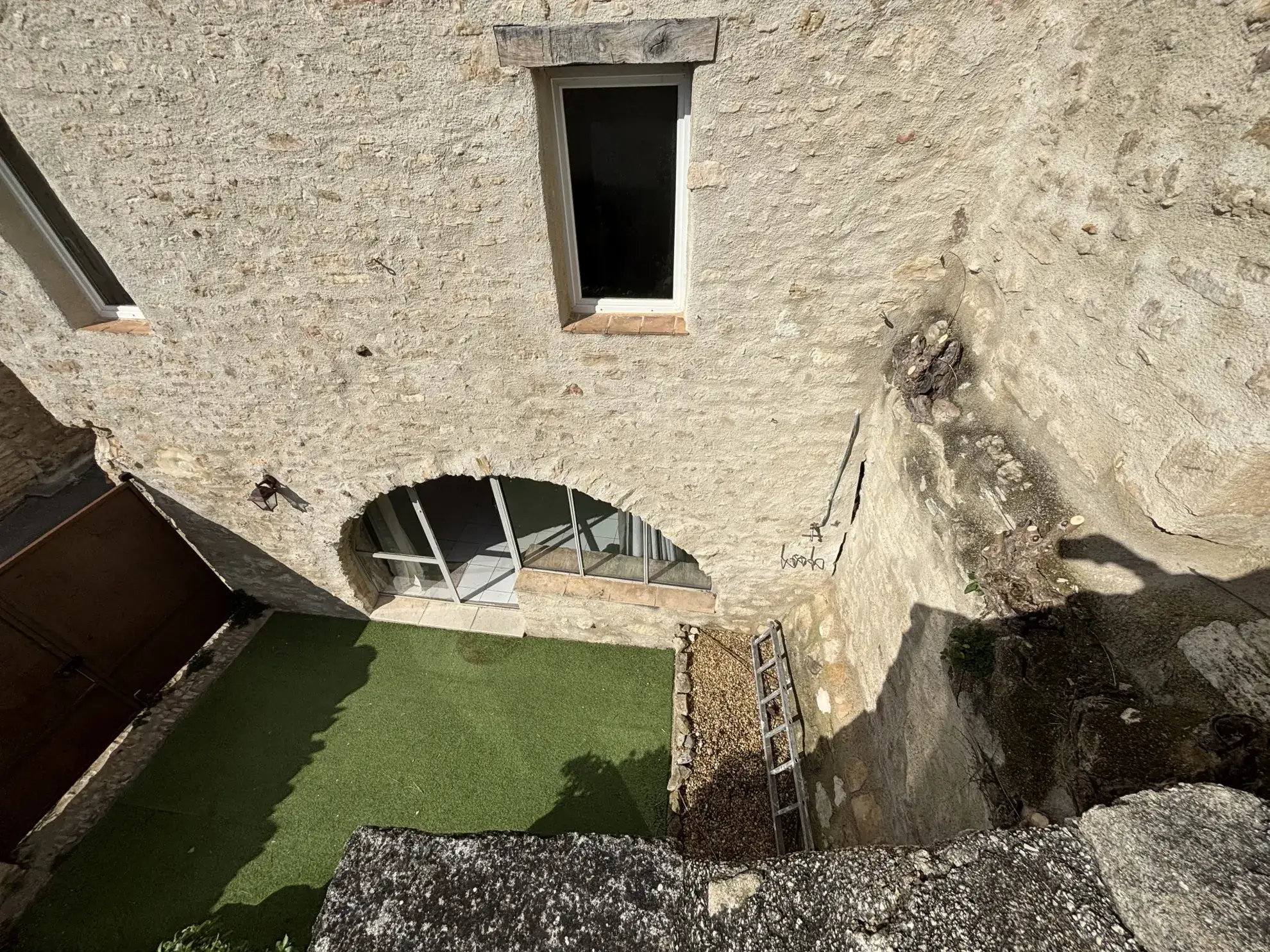 Maison de village de 73 m² avec jardin et terrasses à Lagnes (84) 