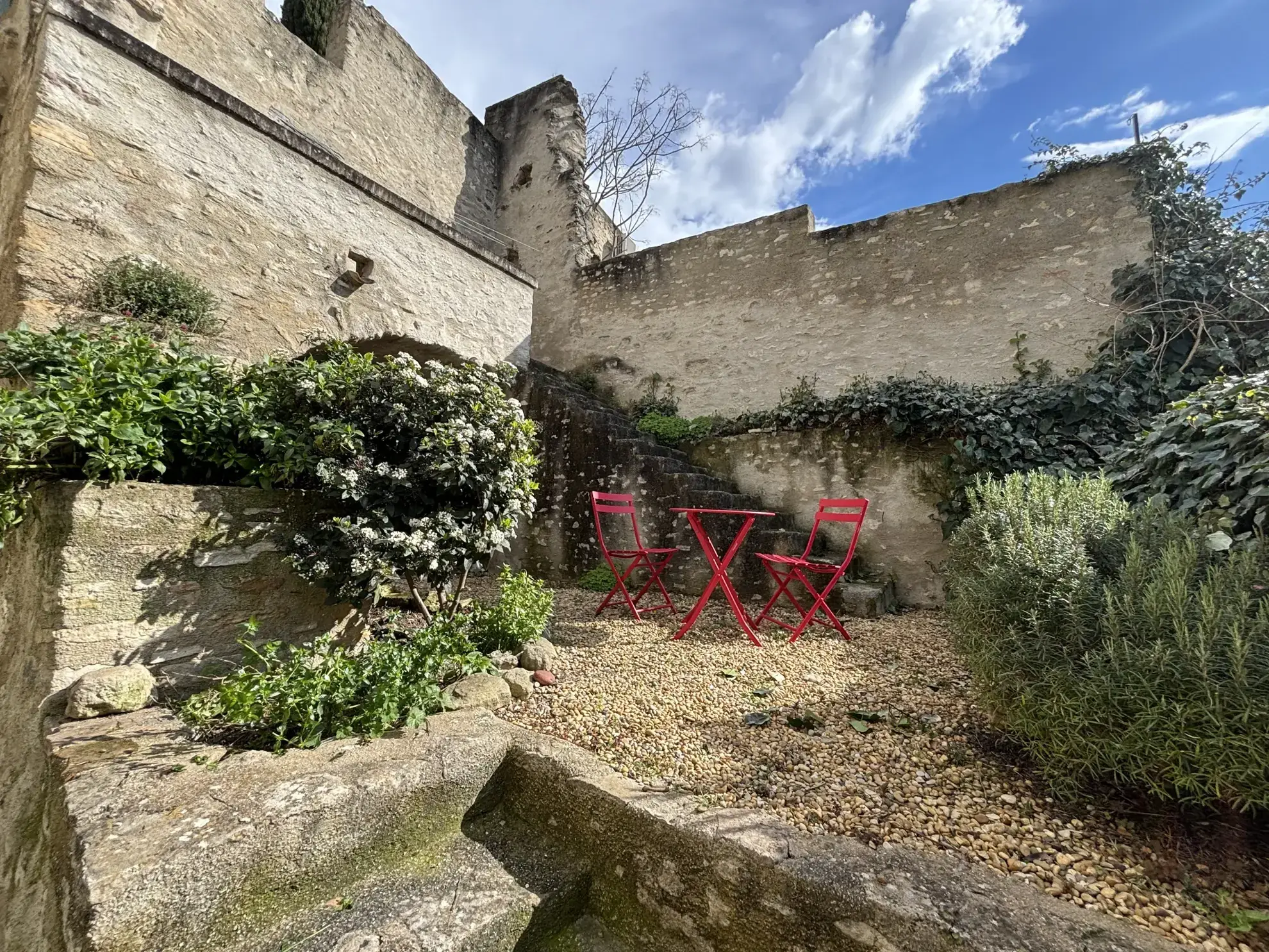 Maison de village de 73 m² avec jardin et terrasses à Lagnes (84) 