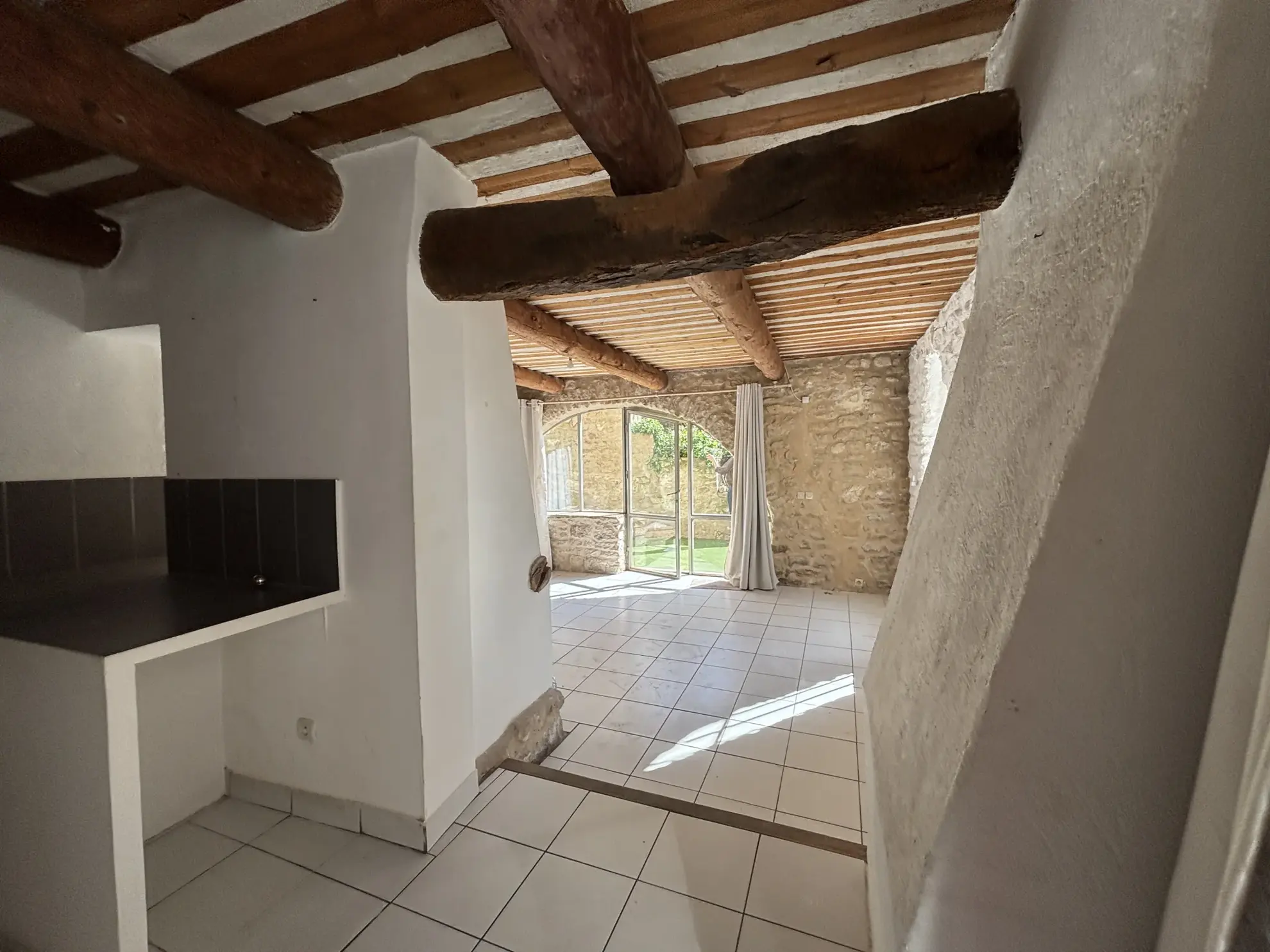 Maison de village de 73 m² avec jardin et terrasses à Lagnes (84) 