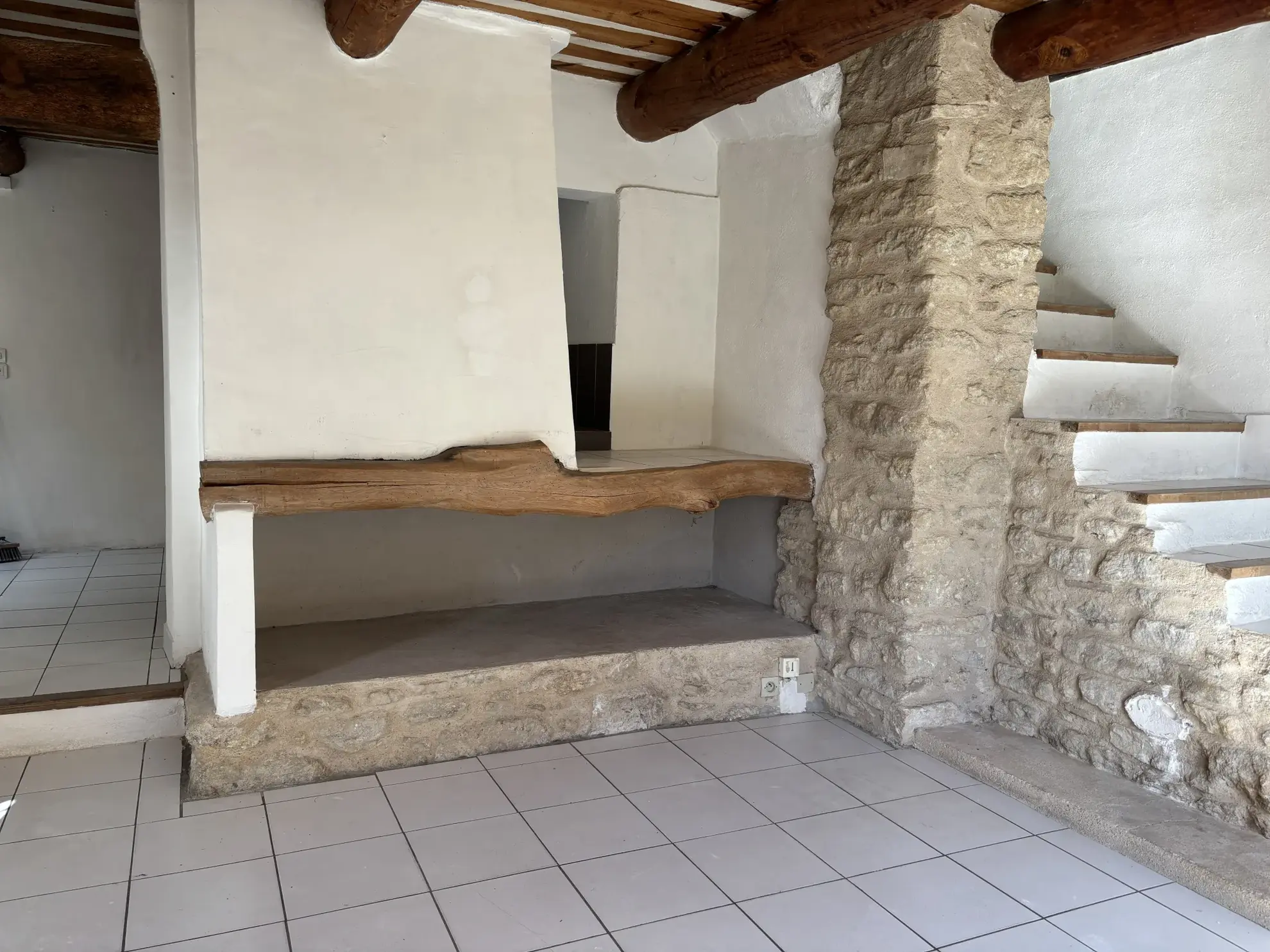 Maison de village de 73 m² avec jardin et terrasses à Lagnes (84) 