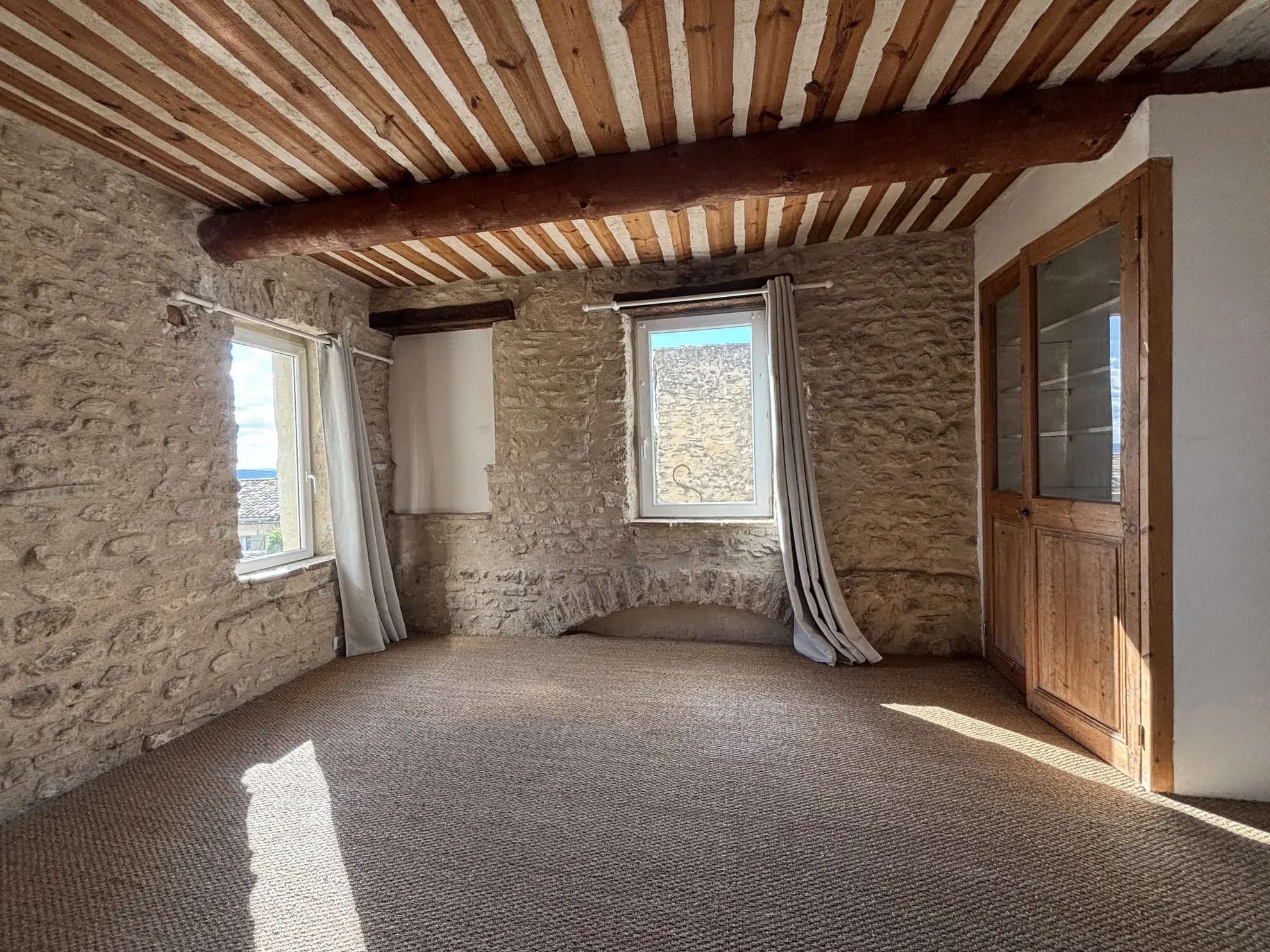 Maison de village de 73 m² avec jardin et terrasses à Lagnes (84) 
