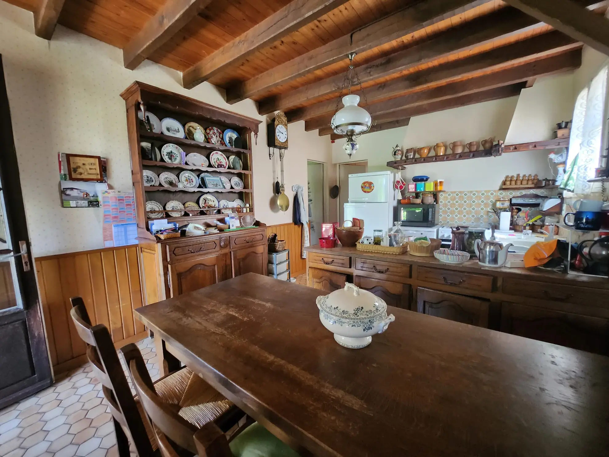 Maison familiale avec 4 chambres, garages et jardin à Mareuil-sur-Lay-Dissais 