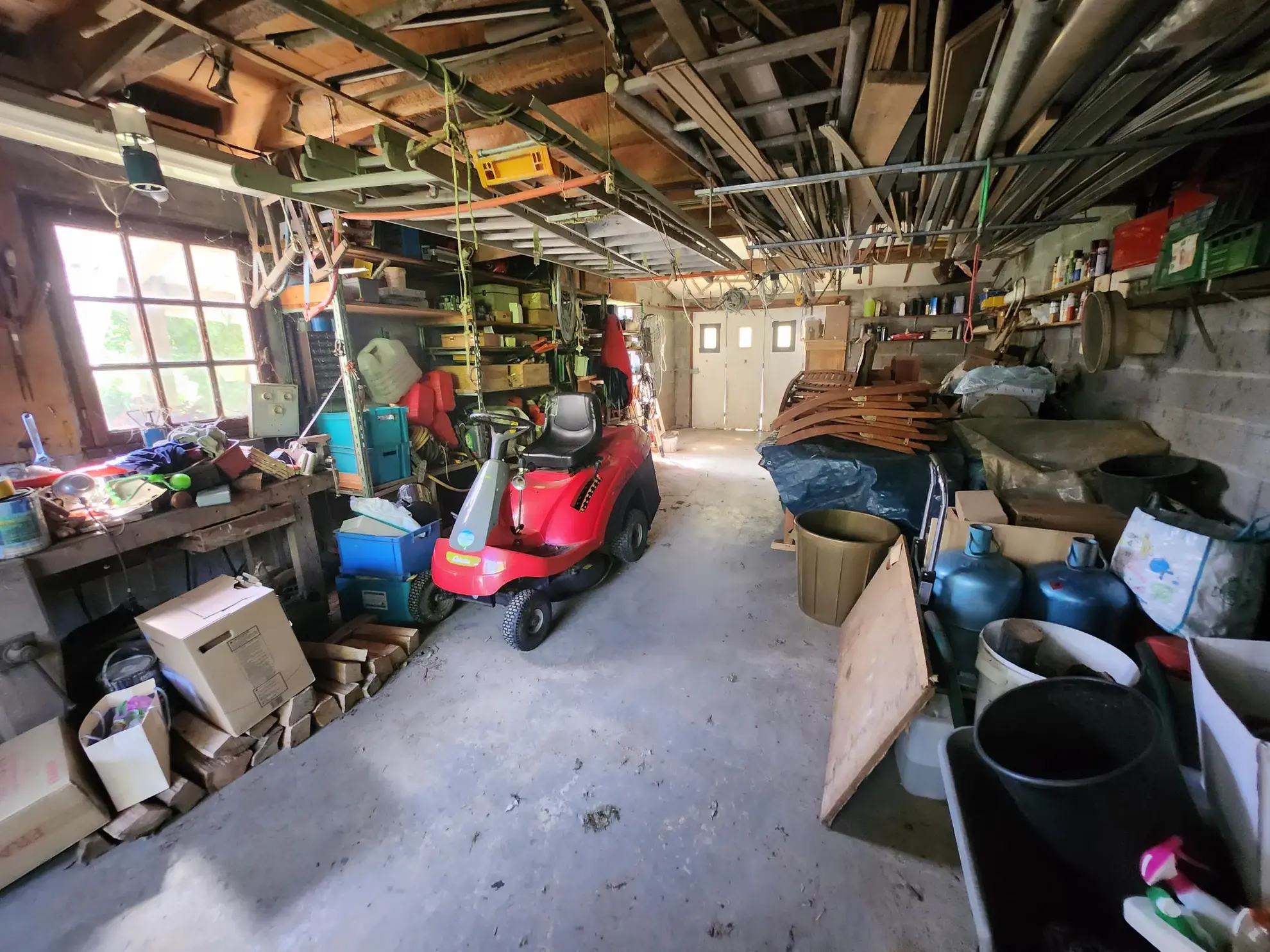 Maison familiale avec 4 chambres, garages et jardin à Mareuil-sur-Lay-Dissais 