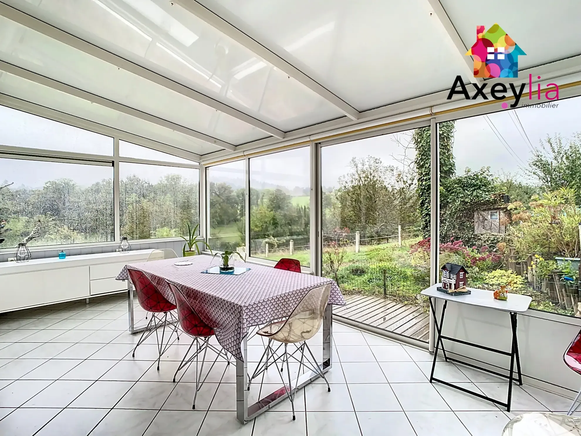 Maison à vendre en pleine campagne avec dépendances et terrain de 2110 m² 