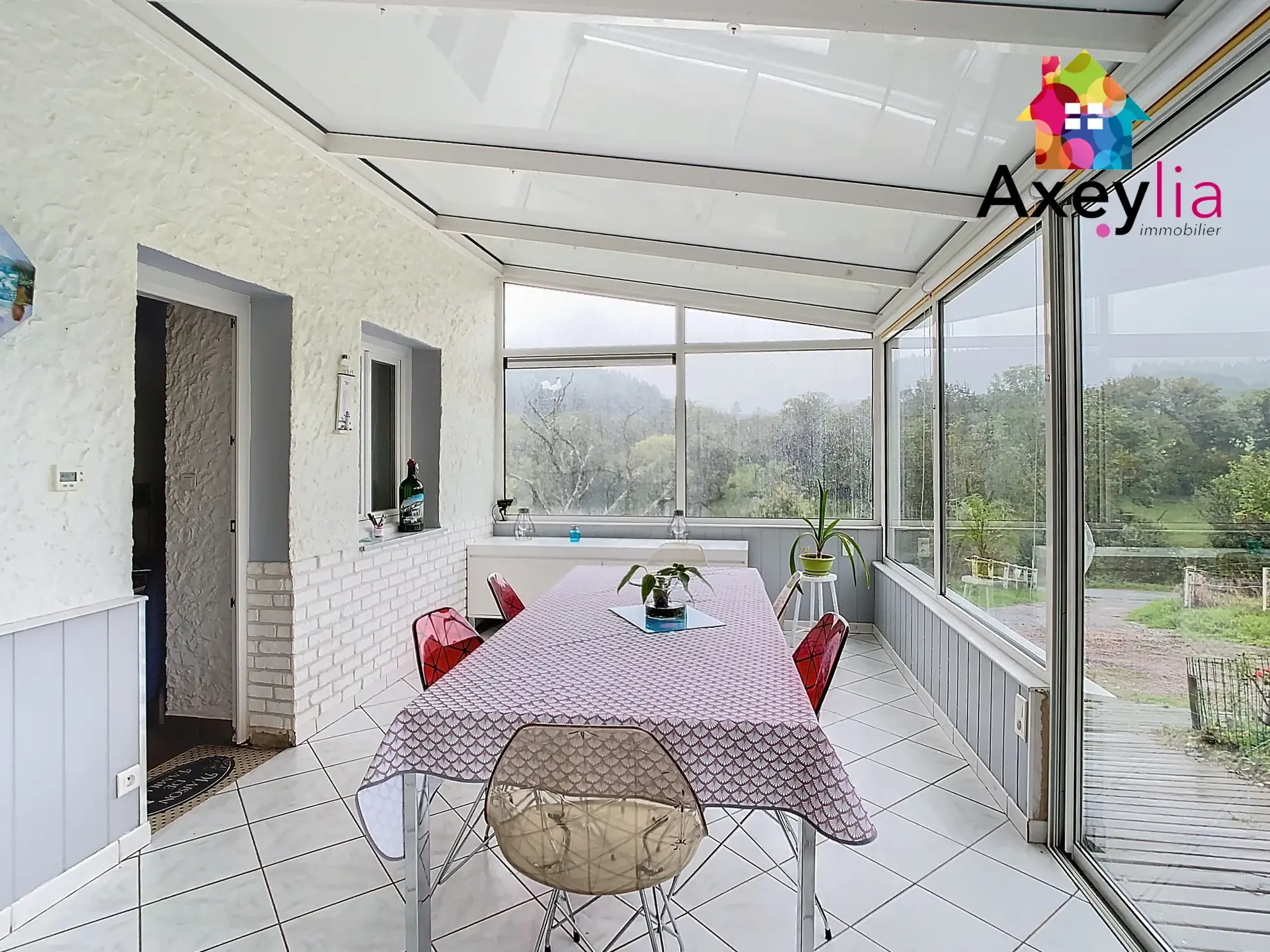 Maison à vendre en pleine campagne avec dépendances et terrain de 2110 m² 