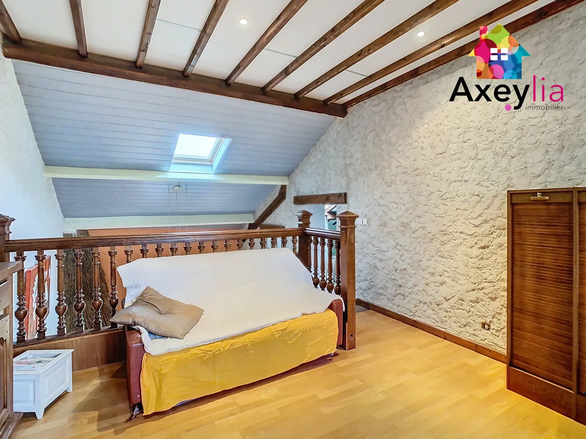 Maison à vendre en pleine campagne avec dépendances et terrain de 2110 m² 