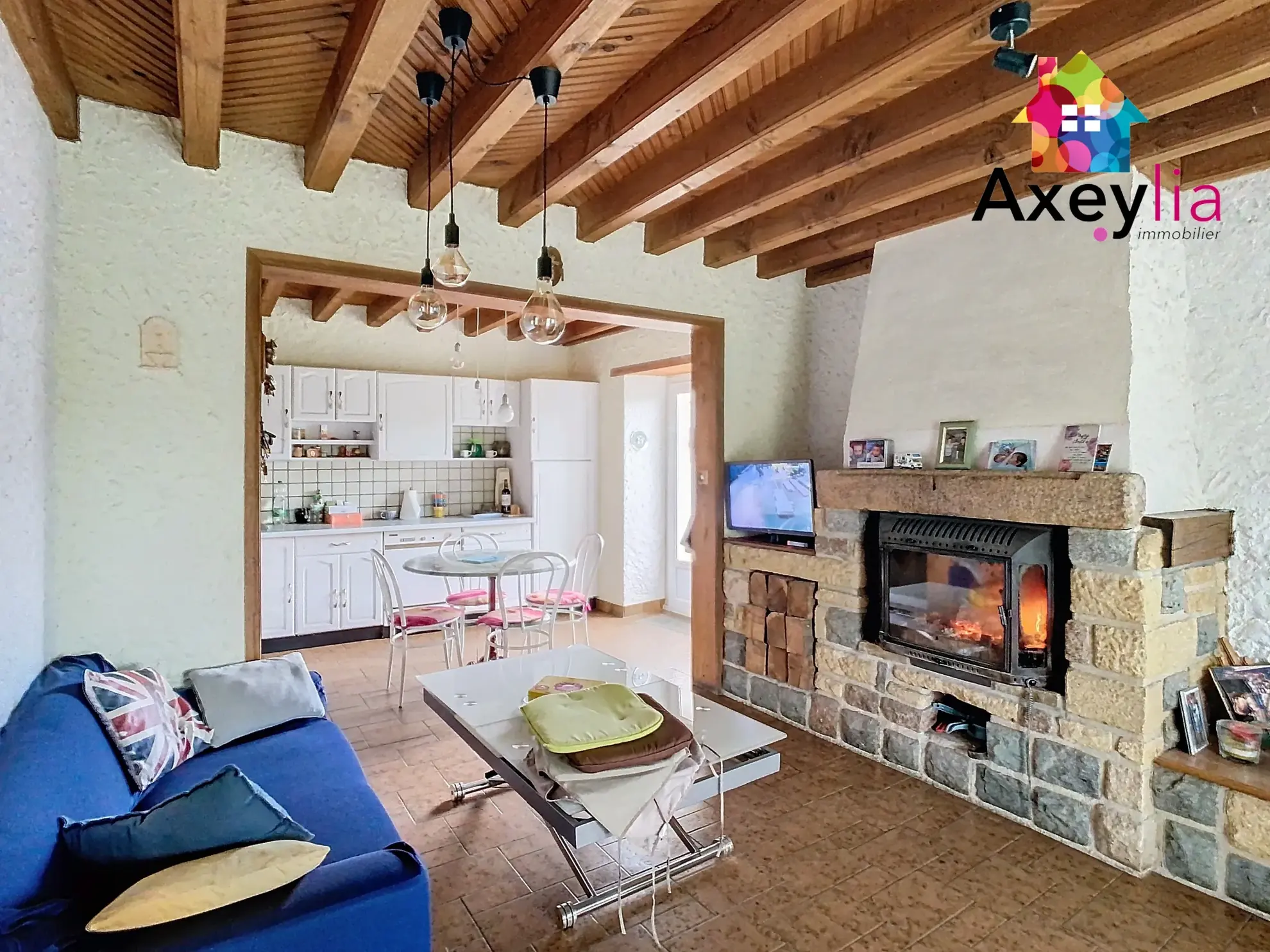 Maison à vendre en pleine campagne avec dépendances et terrain de 2110 m² 