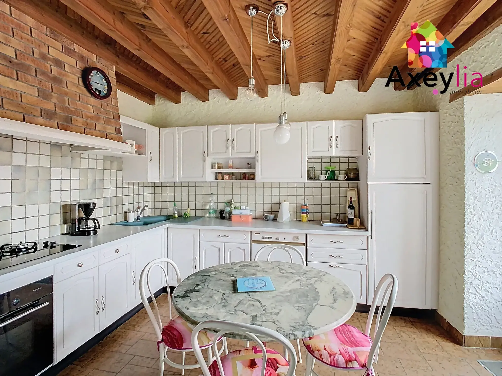 Maison à vendre en pleine campagne avec dépendances et terrain de 2110 m² 