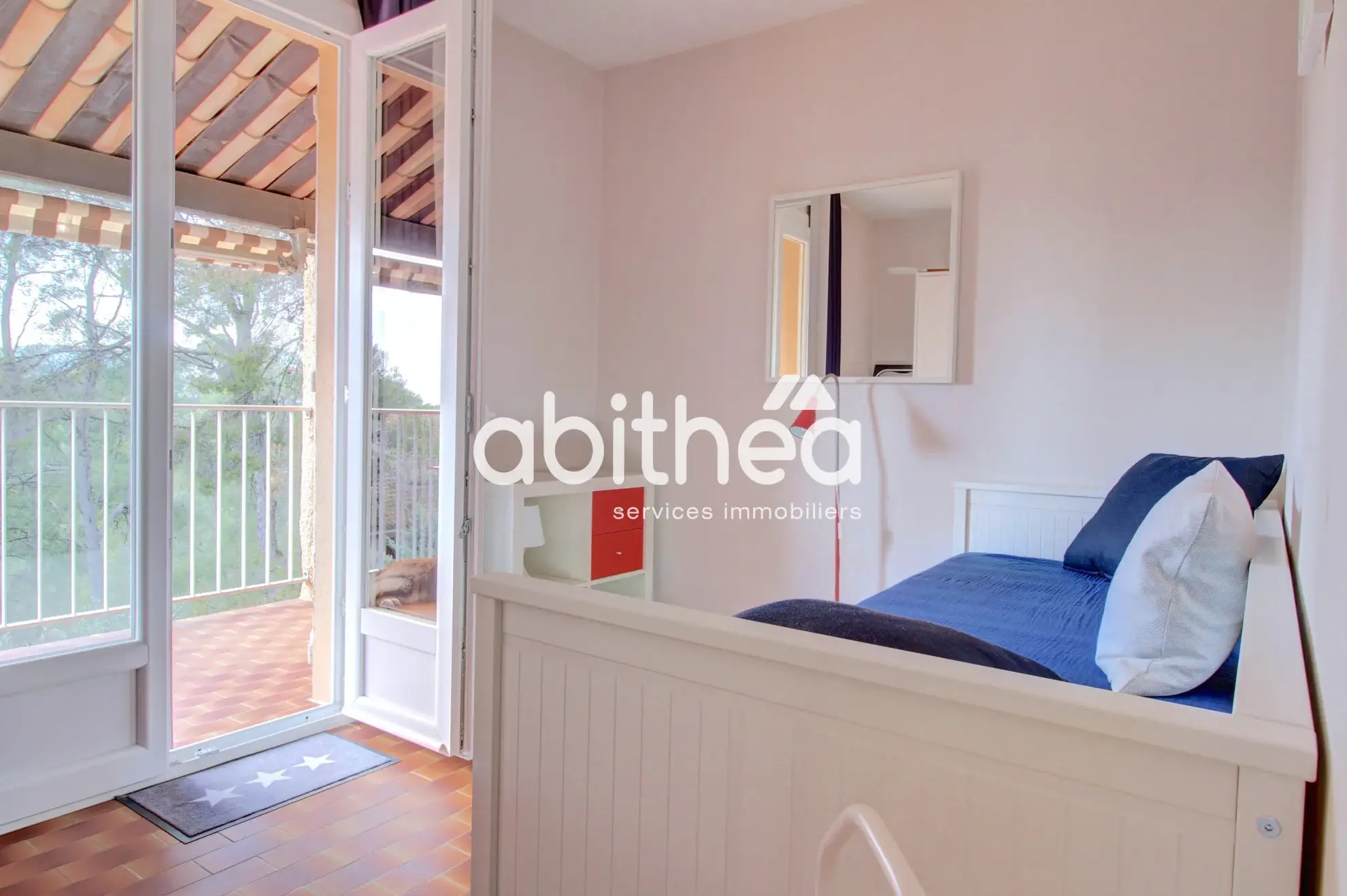 Bel appartement T3 rénové avec balcon à La Ciotat à 15 minutes des plages 