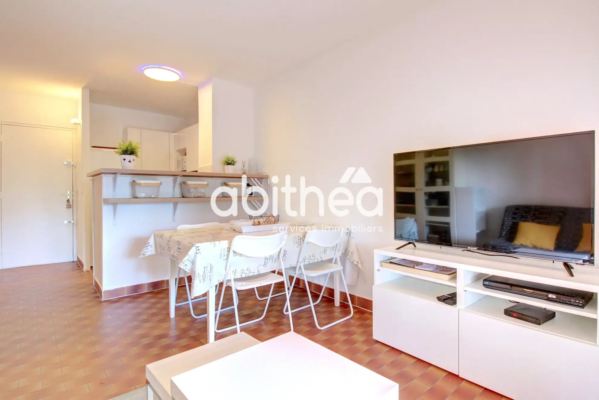 Bel appartement T3 rénové avec balcon à La Ciotat à 15 minutes des plages 