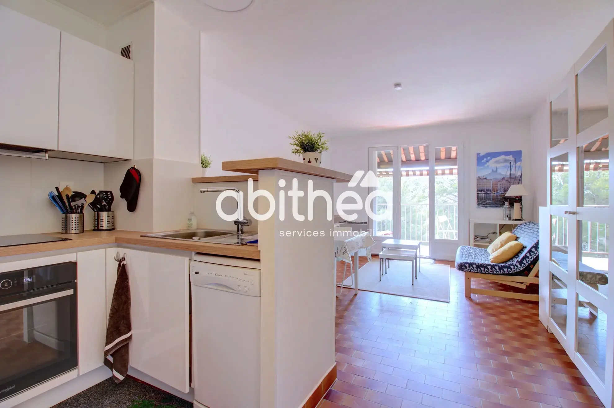 Bel appartement T3 rénové avec balcon à La Ciotat à 15 minutes des plages 