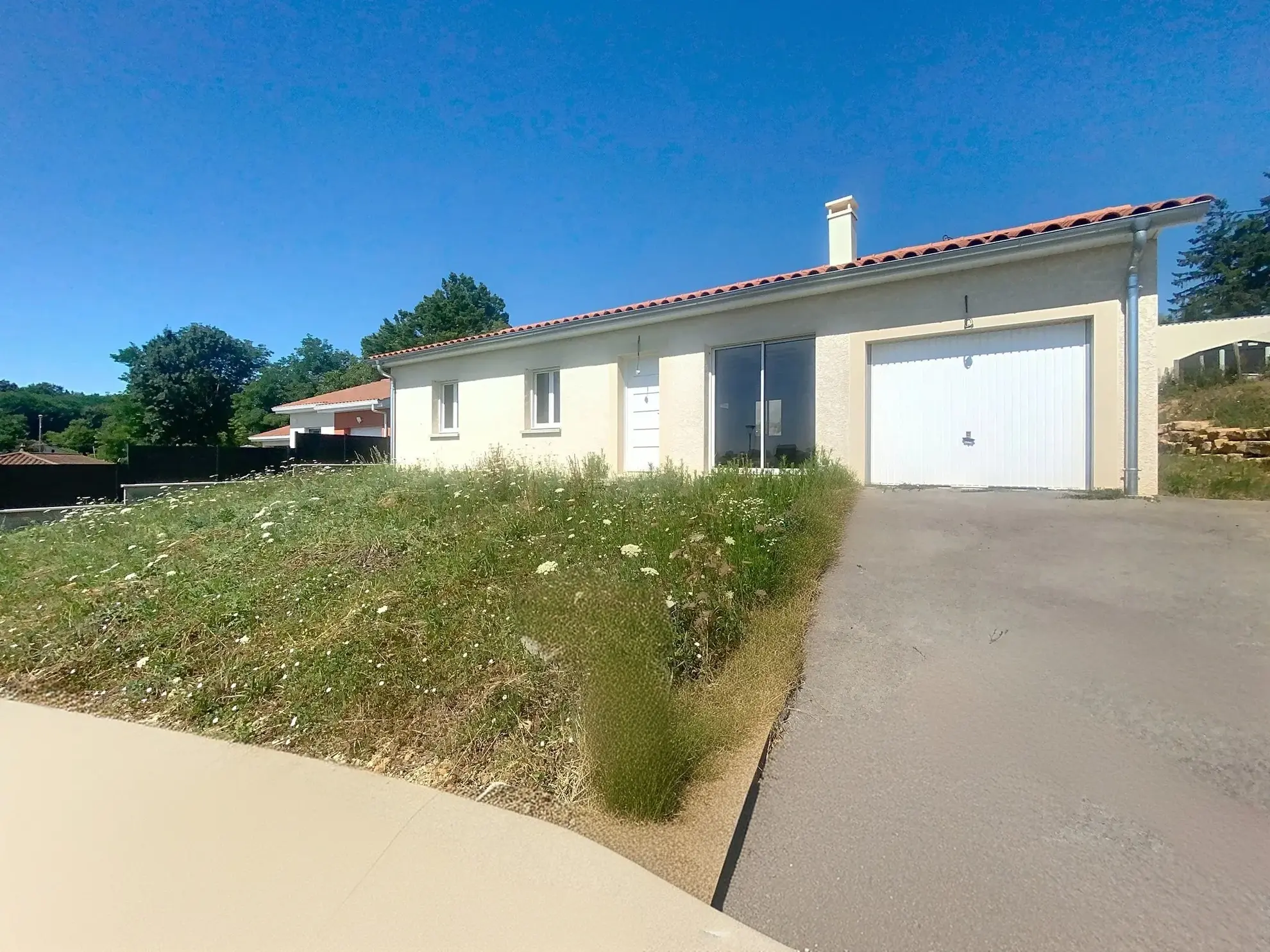 Maison neuve individuelle à Chanoz Chatenay avec terrain de 600 m²