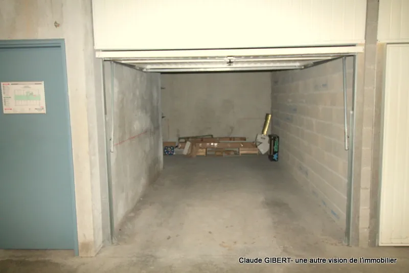 Spacieux T3 avec terrasse, garage et place extérieure à Mèze – Dernier étage 