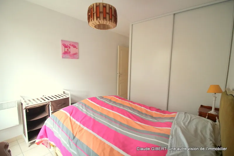 Spacieux T3 avec terrasse, garage et place extérieure à Mèze – Dernier étage 