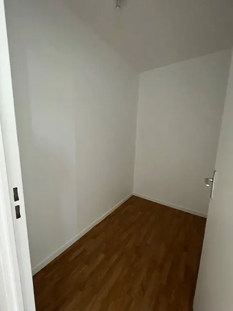 Appartement 3 pièces à Torcy, proche commodités, avec balcon et box 