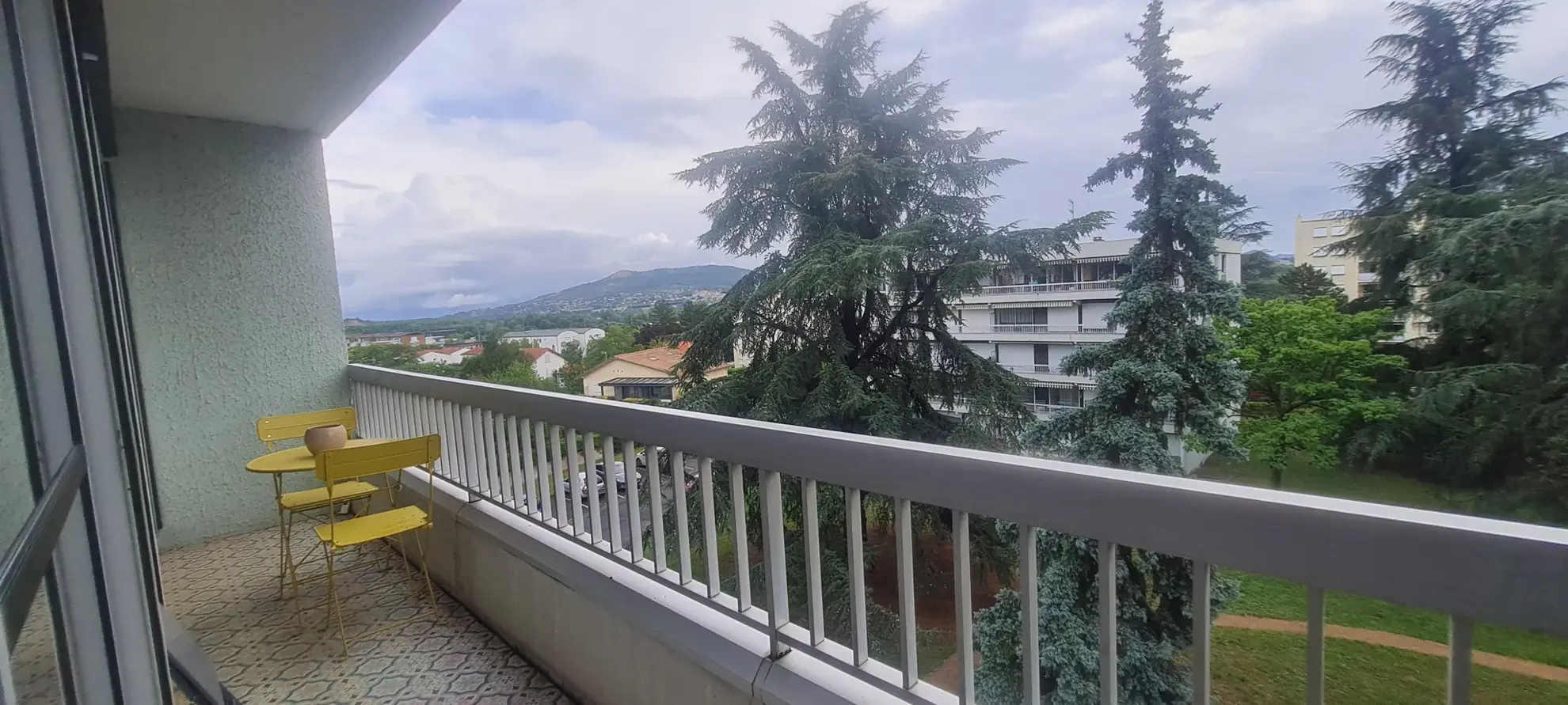 Appartement T2 de 66 m² à Cournon d’Auvergne avec vue et parking 