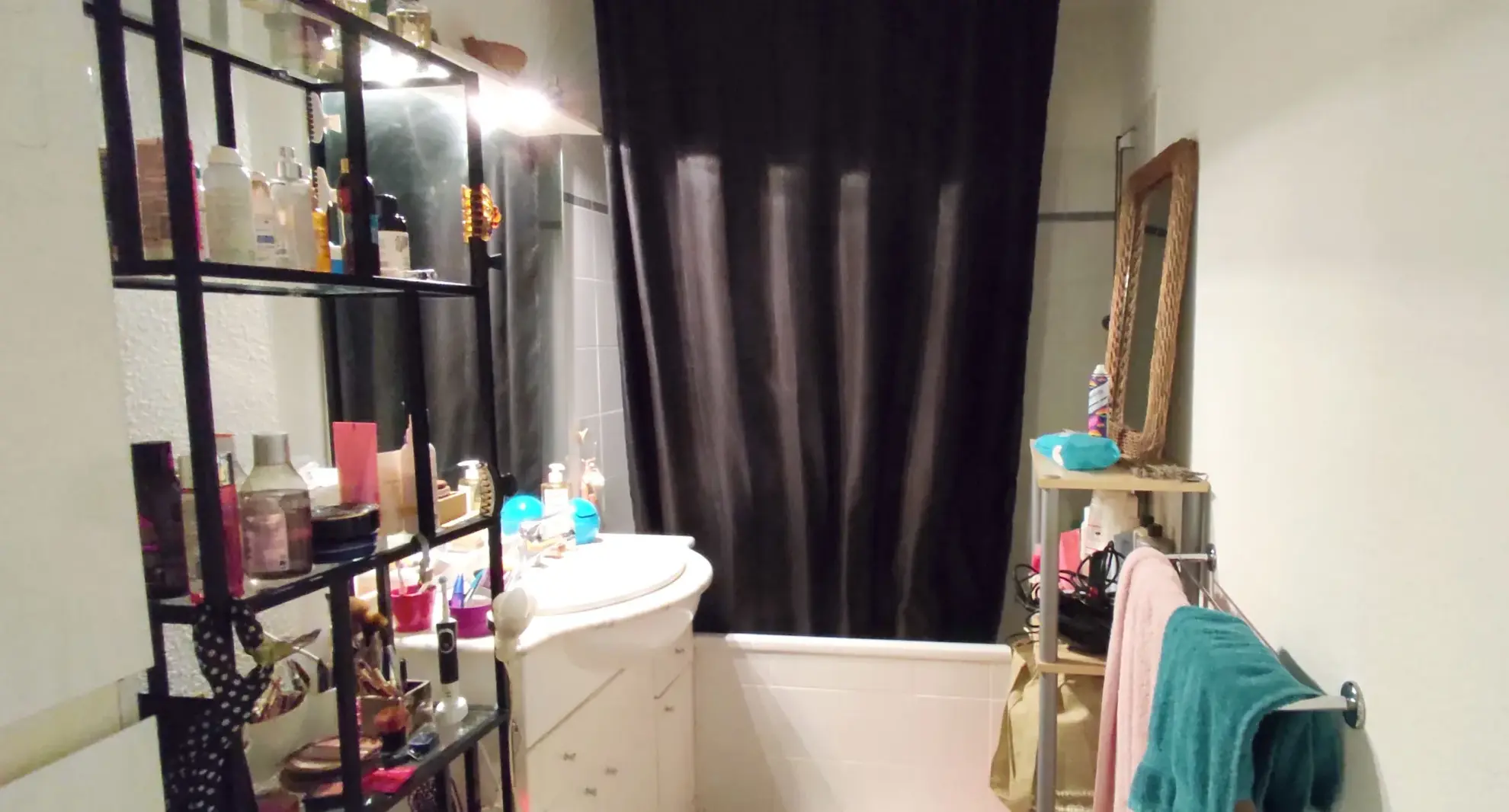 Appartement T2 loué à Carcassonne avec rentabilité immédiate, balcon et parking 