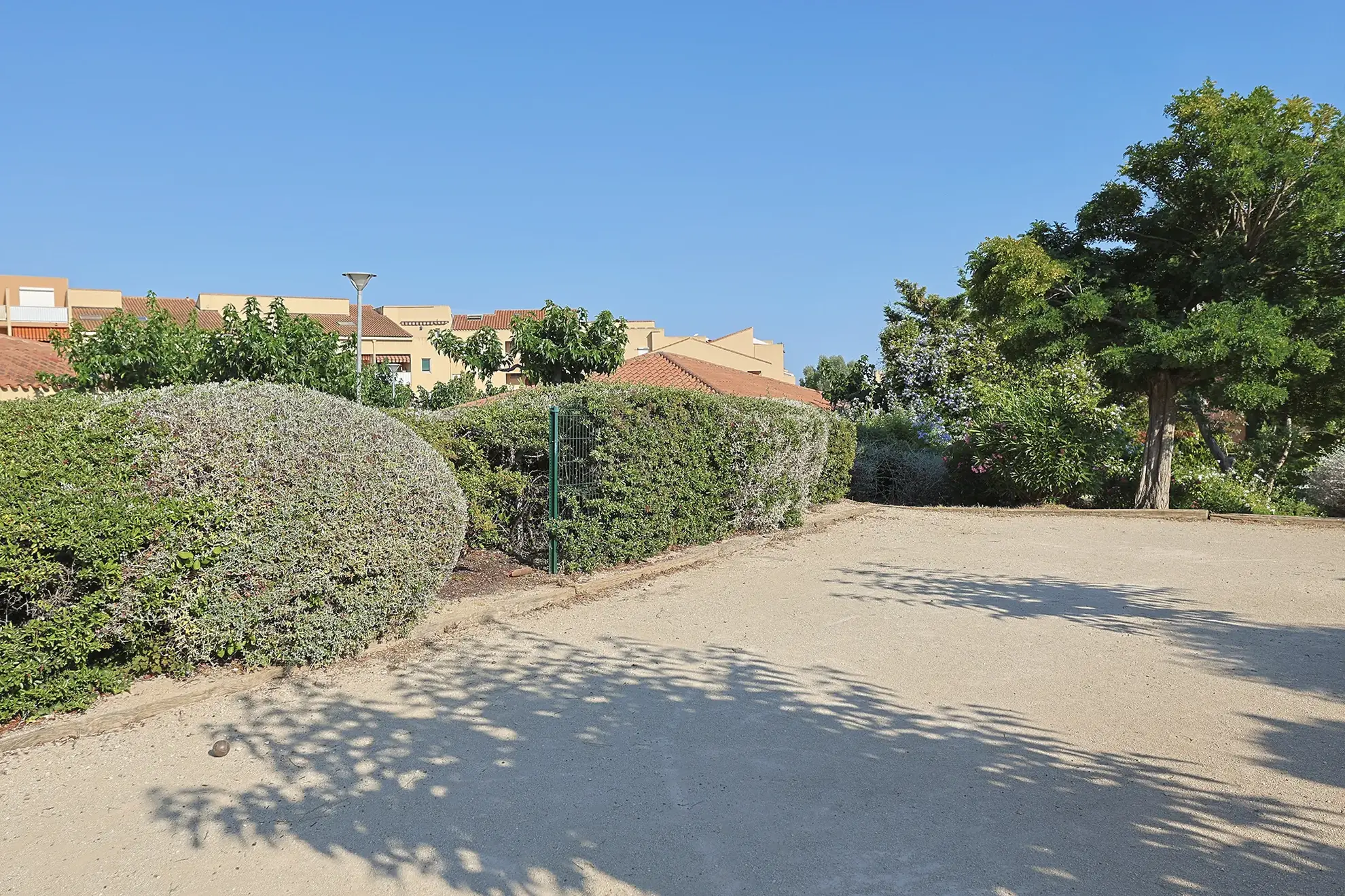 Charmant T2 à Carqueiranne avec terrasse proche centre-ville et plages 