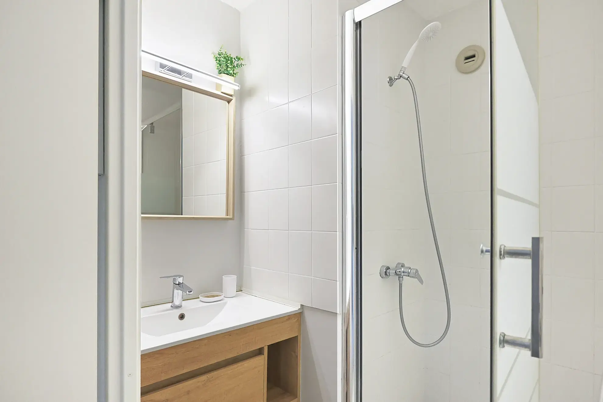 Charmant T2 à Carqueiranne avec terrasse proche centre-ville et plages 