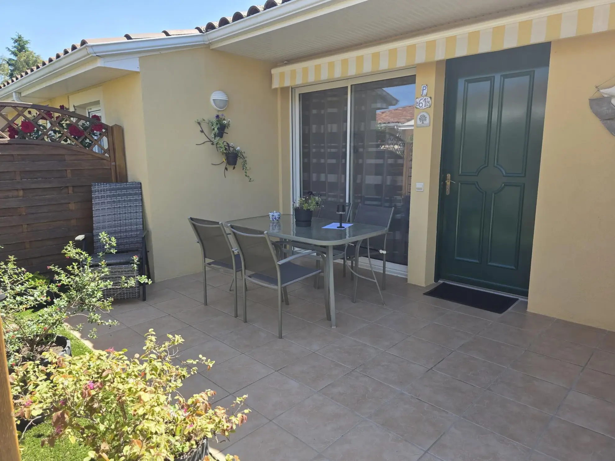 Appartement T3 sécurisé de 61 m² à Ruoms avec parking et espaces loisirs 