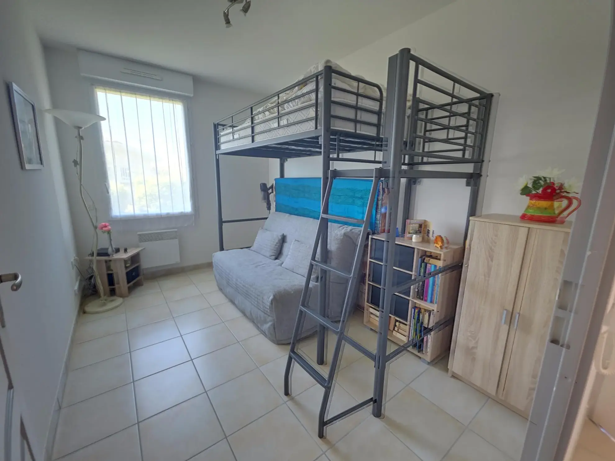 Appartement T3 sécurisé de 61 m² à Ruoms avec parking et espaces loisirs 