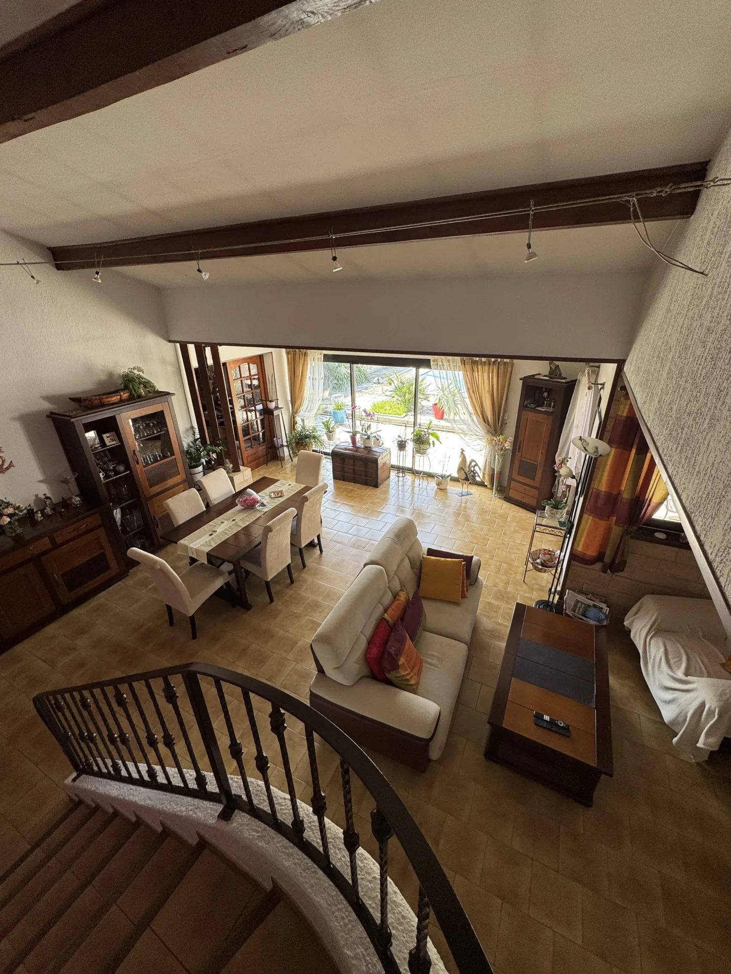 Magnifique villa de 127 m² à Vauvert avec piscine, 4 chambres et garage 