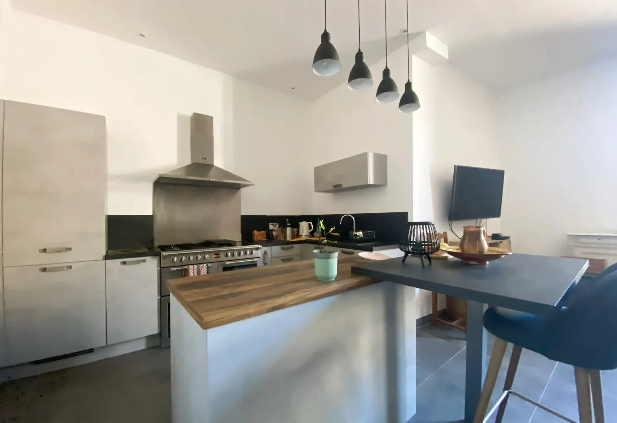 Maison de village à vendre à Domazan, potentiel familial et locatif dans un cadre charmant 