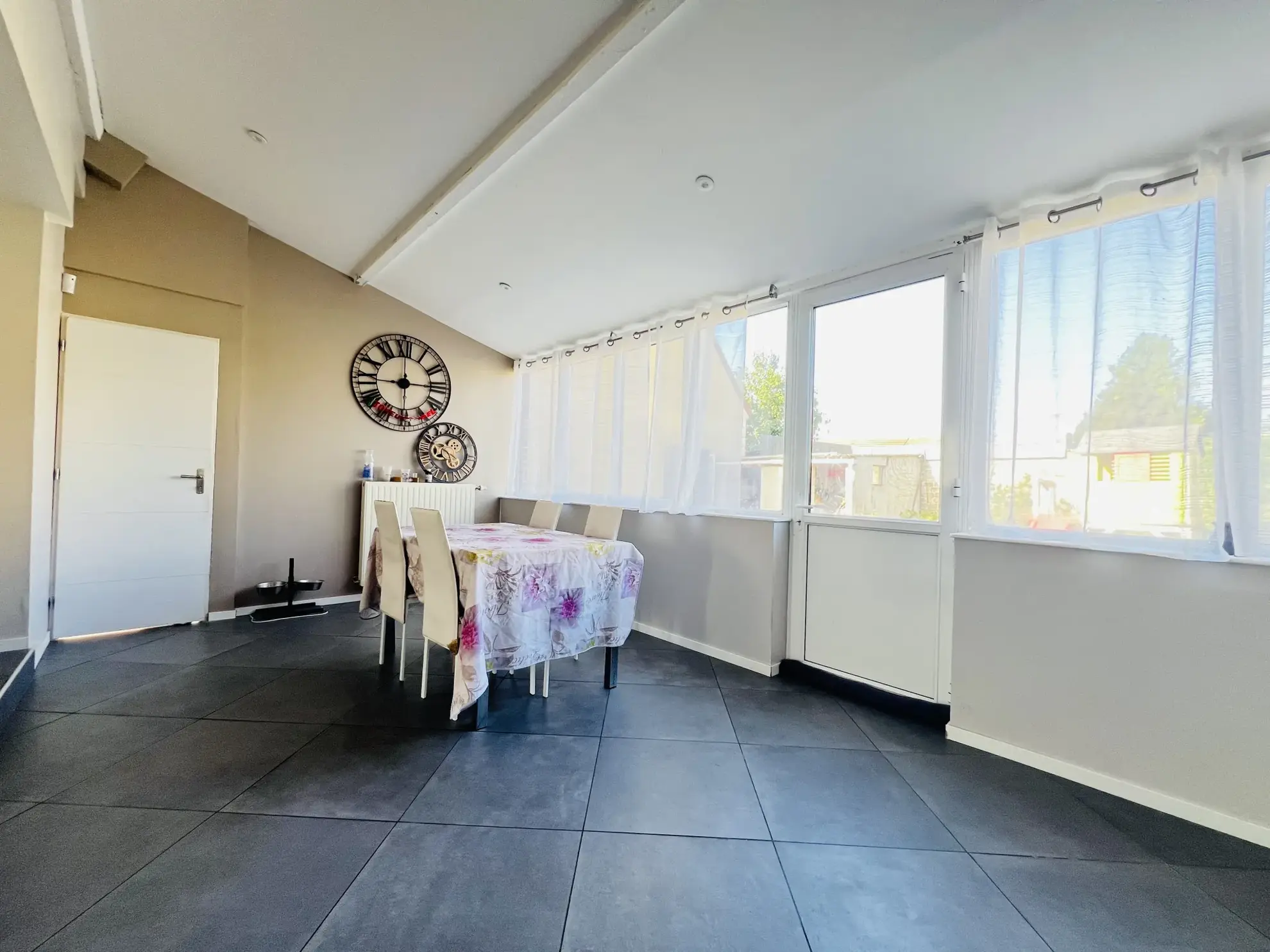 Maison 5 chambres avec jardin proche Auneau - Rénovée, lumineuse, spacieuse 