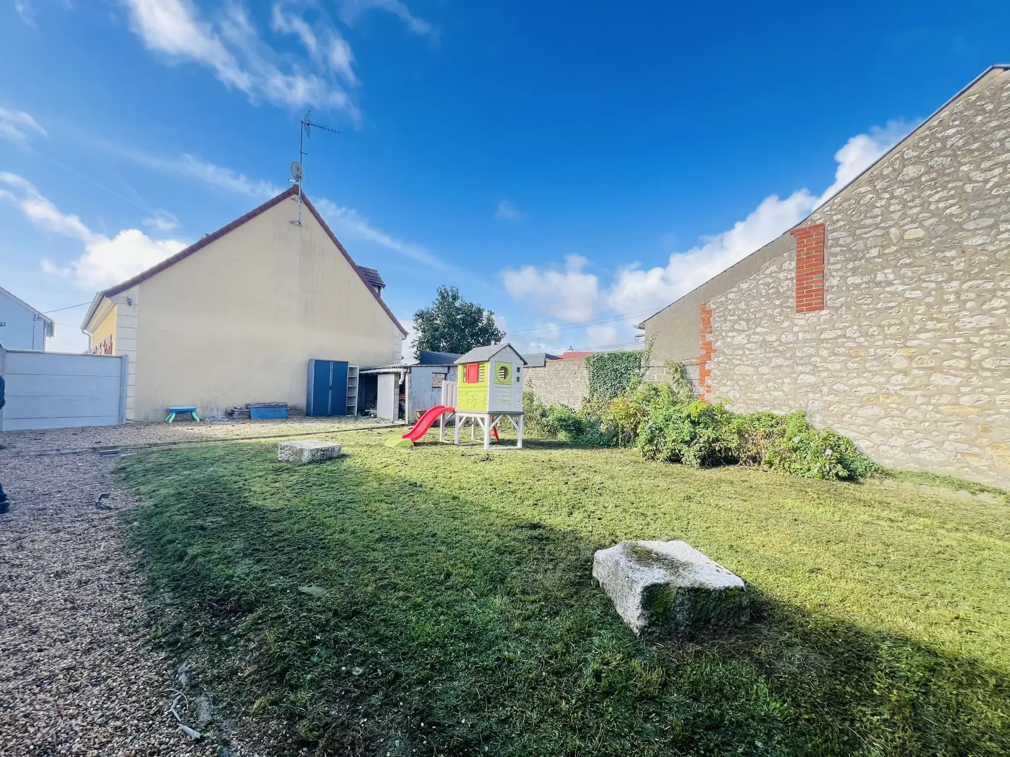 Maison 5 chambres avec jardin proche Auneau - Rénovée, lumineuse, spacieuse 