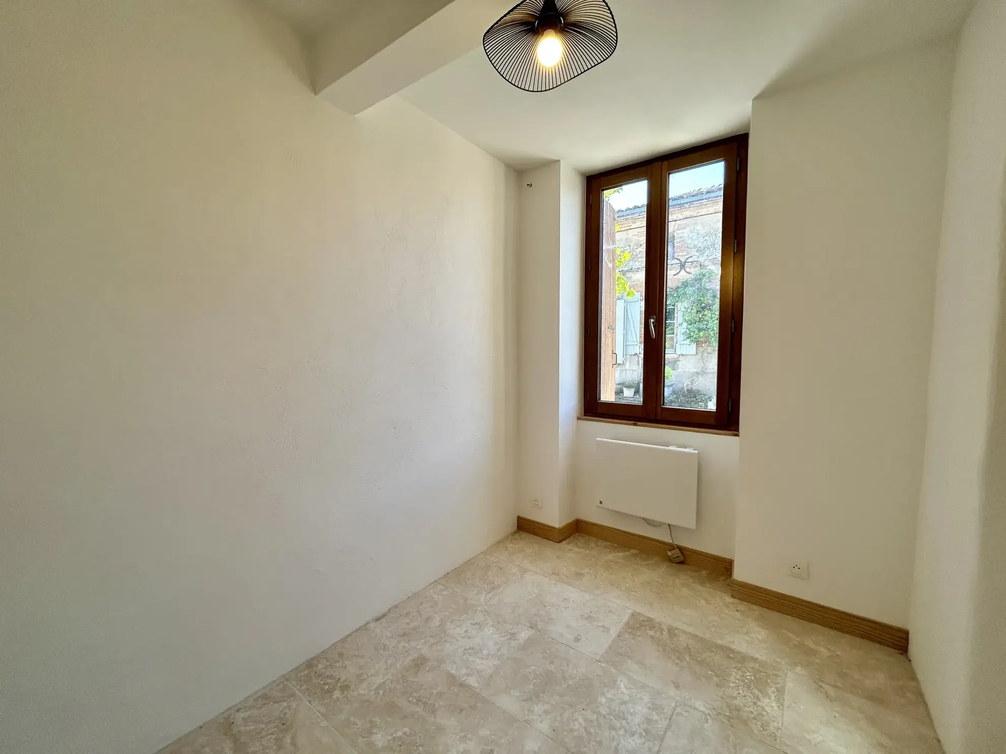 Maison de village rénovée à Esparsac, proche Beaumont de Lomagne avec terrasse sud et vue Pyrénées 