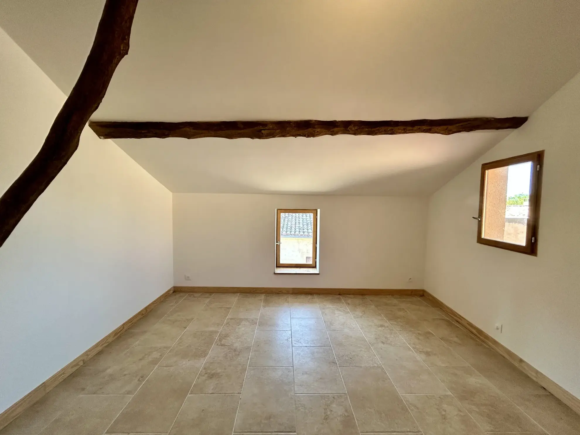 Maison de village rénovée à Esparsac, proche Beaumont de Lomagne avec terrasse sud et vue Pyrénées 
