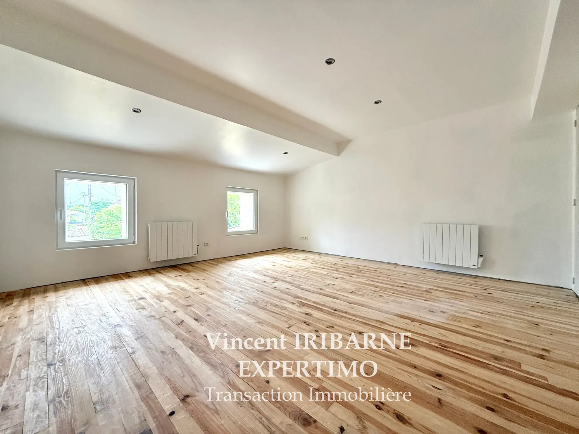 Maison entièrement rénovée avec 3 chambres, garage et jardin à Saintes 