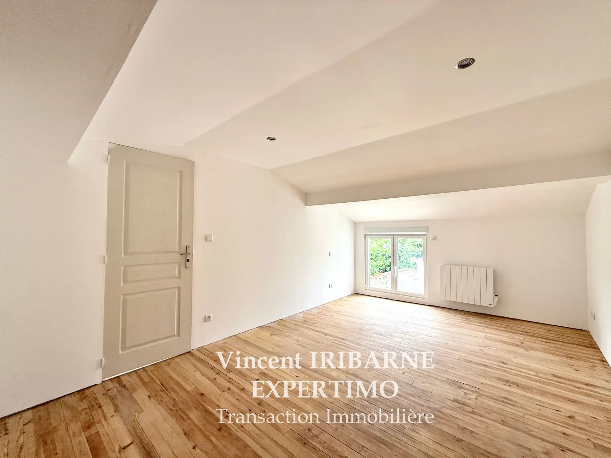 Maison entièrement rénovée avec 3 chambres, garage et jardin à Saintes 