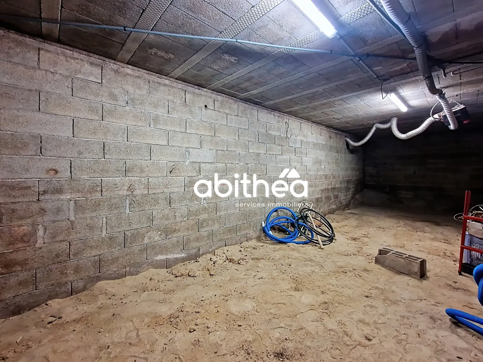 Maison familiale de 6 chambres avec piscine et grand volume à Fléac-sur-seugne 