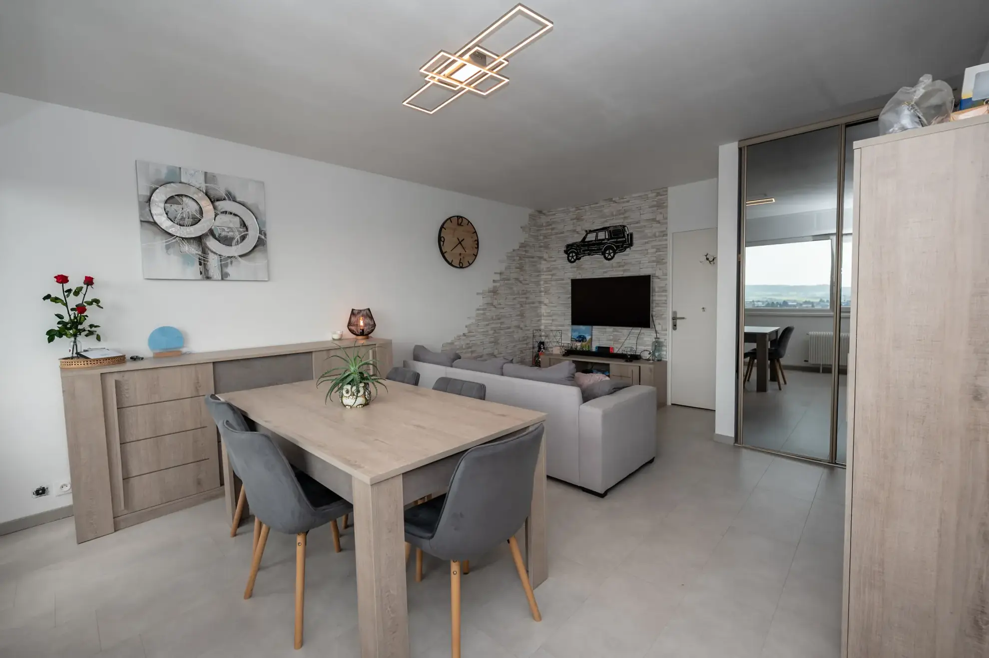 Appartement 4 pièces avec balcon, garage double et vue à Pontarlier 