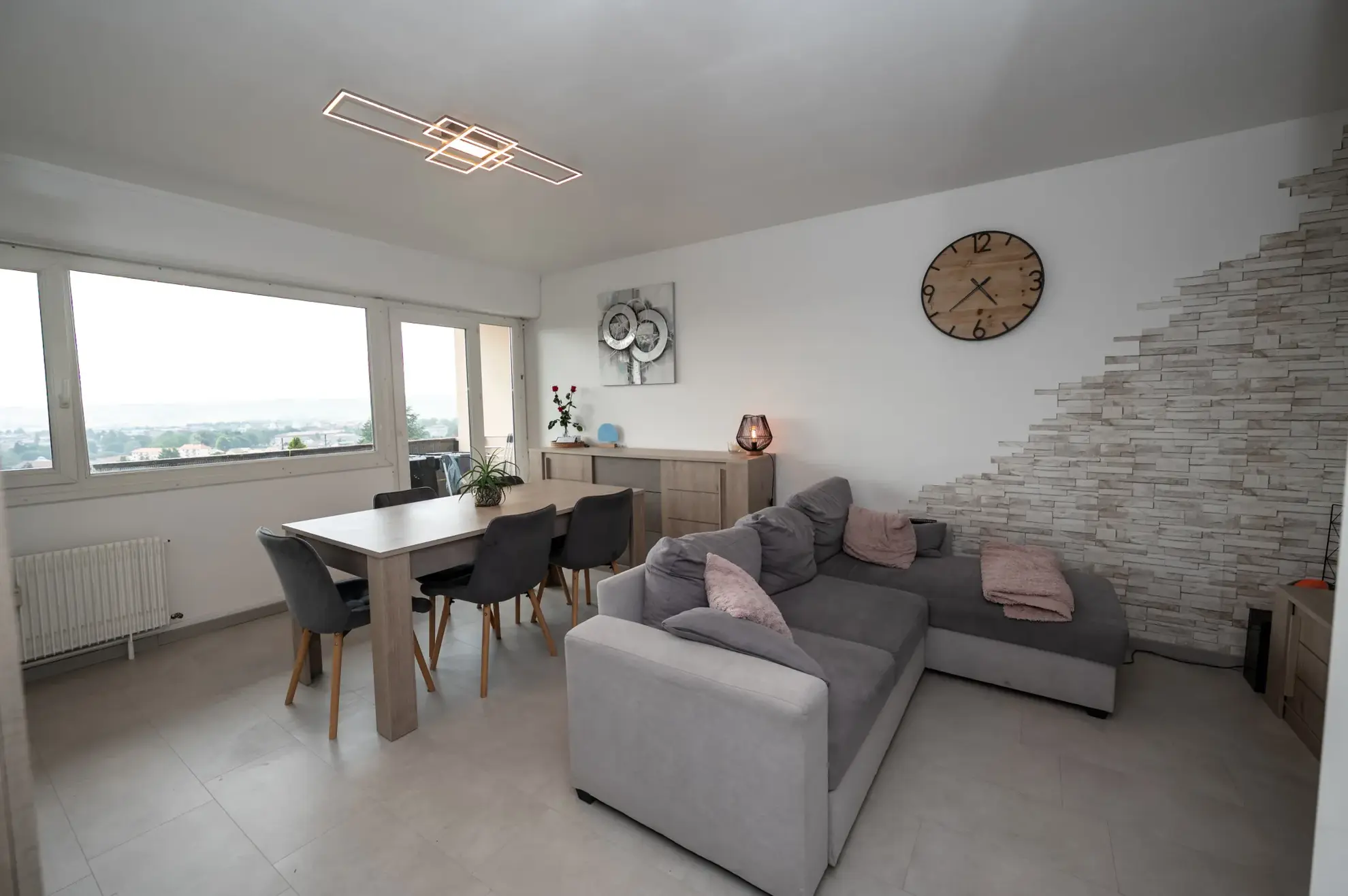 Appartement 4 pièces avec balcon, garage double et vue à Pontarlier 