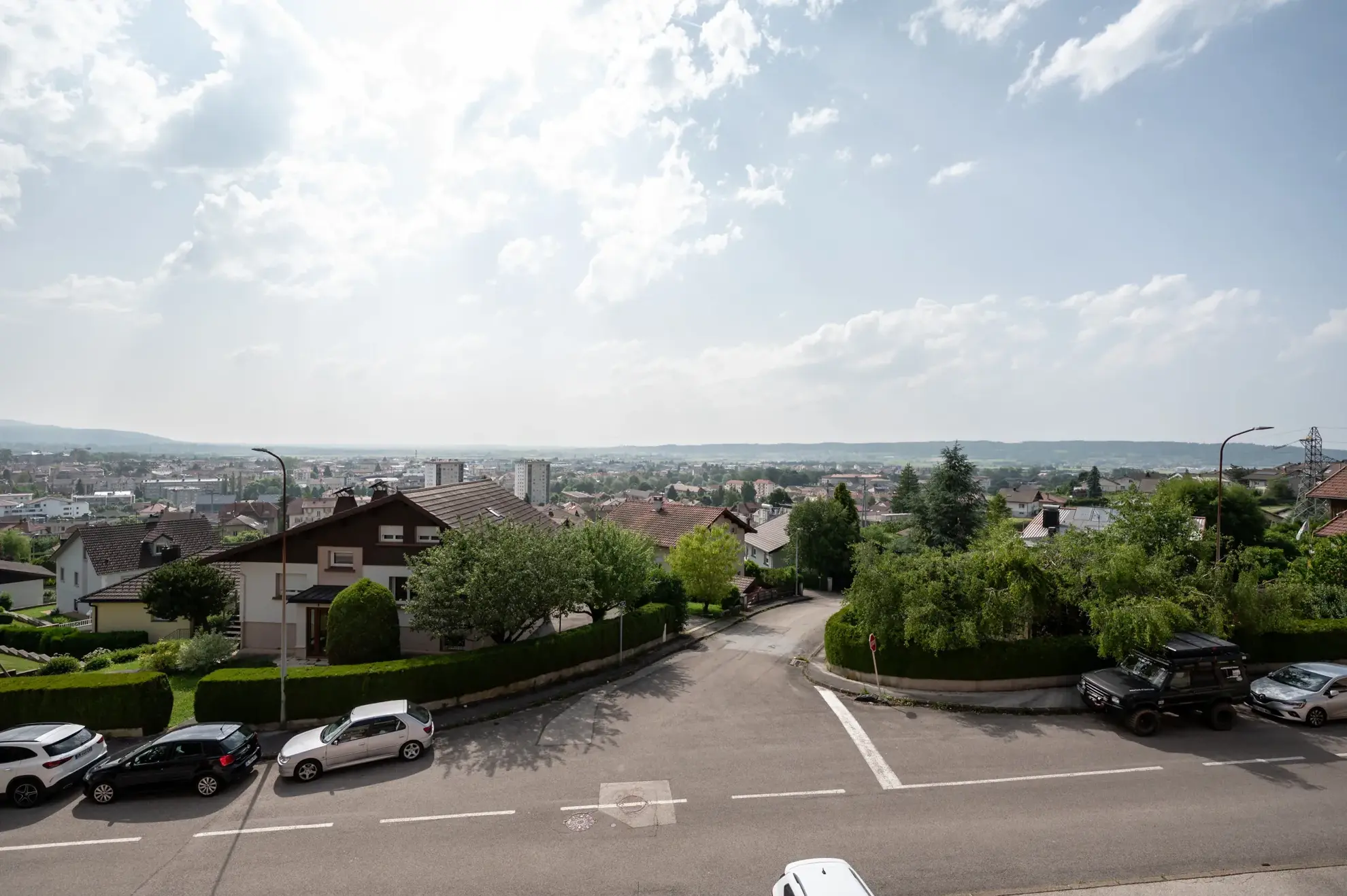 Appartement 4 pièces avec balcon, garage double et vue à Pontarlier 