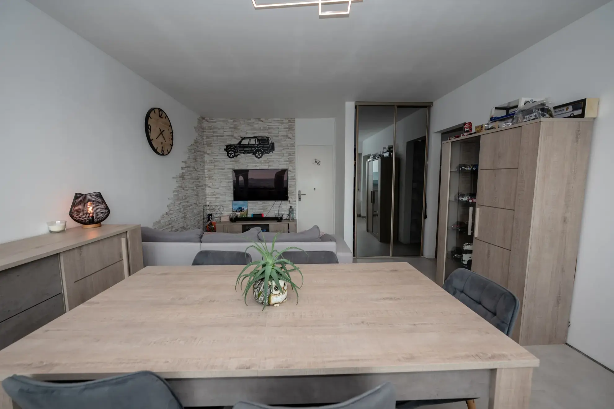 Appartement 4 pièces avec balcon, garage double et vue à Pontarlier 