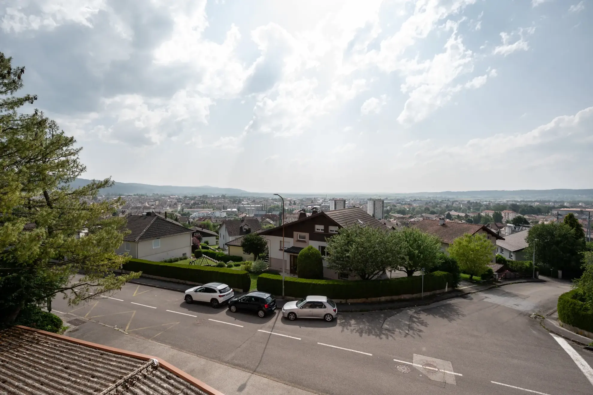 Appartement 4 pièces avec balcon, garage double et vue à Pontarlier 
