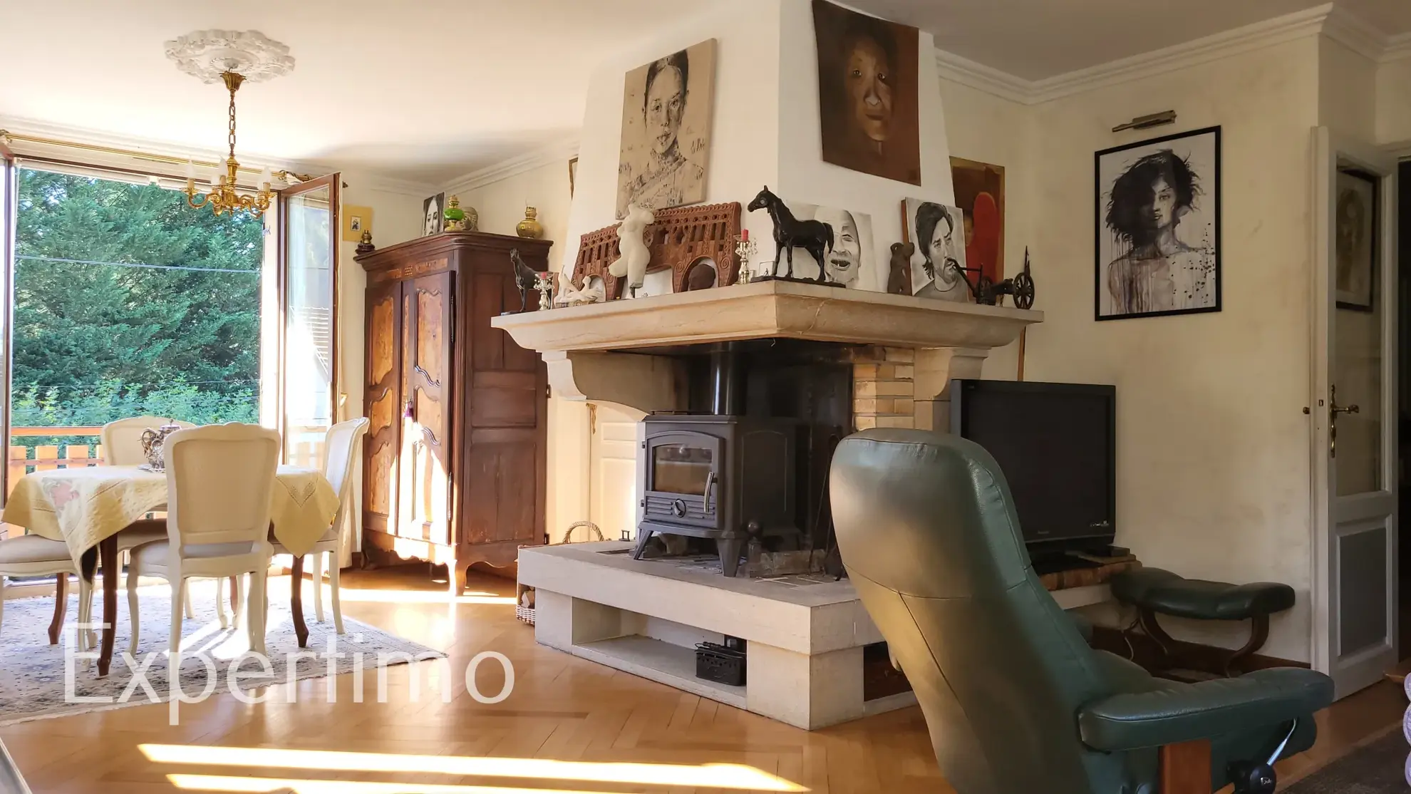 Maison à vendre à Conliège avec grand terrain et espaces modulables 