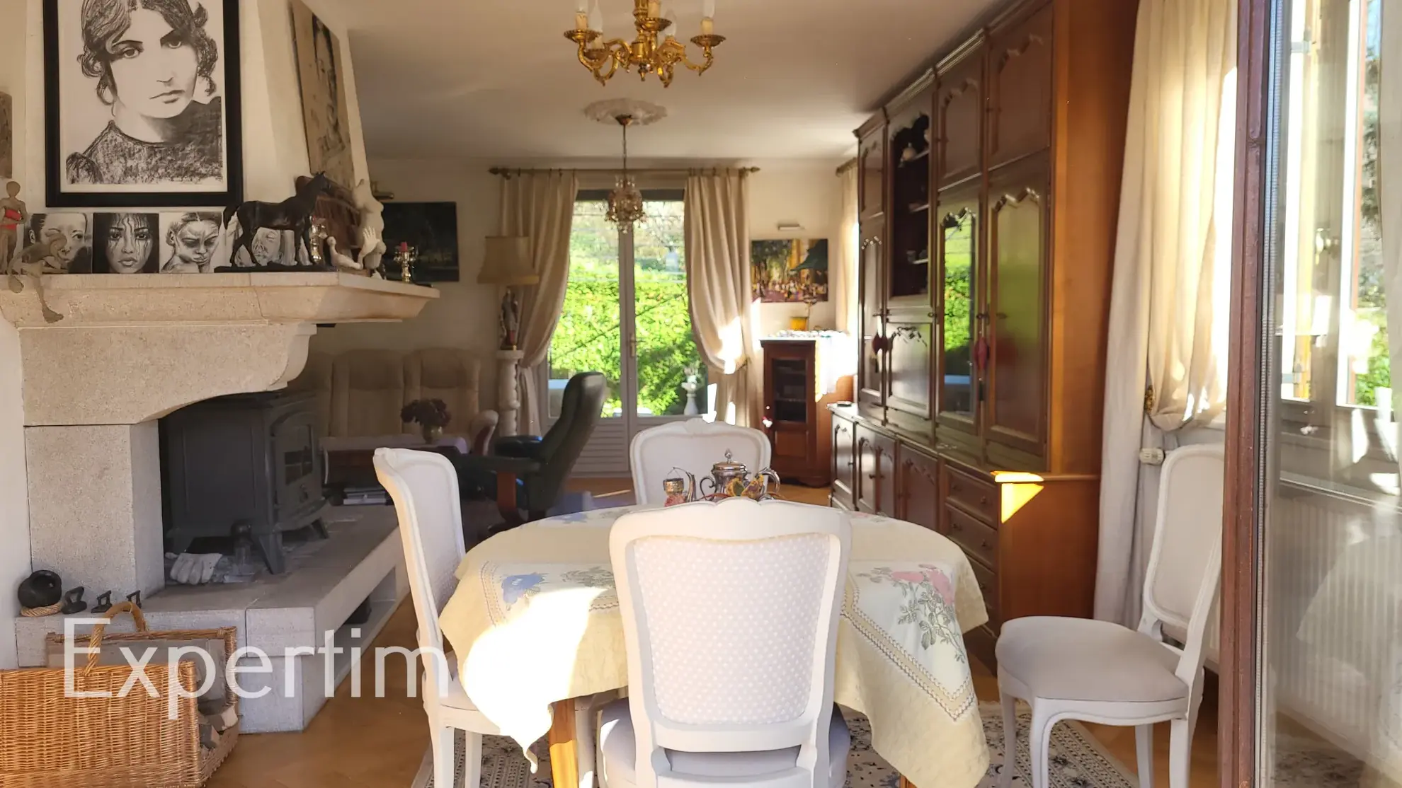 Maison à vendre à Conliège avec grand terrain et espaces modulables 