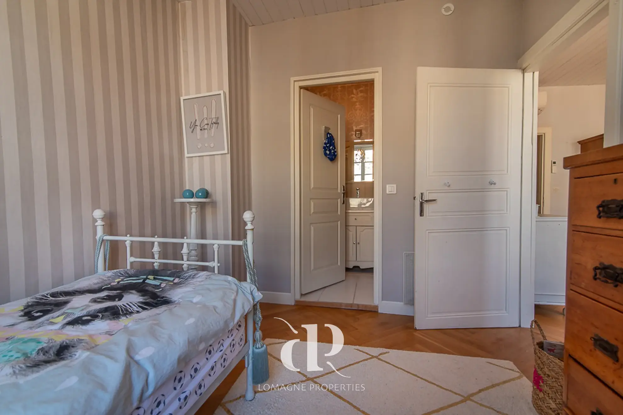 Spacieuse maison de village avec 4 chambres et jardin à Dunes, Tarn-et-Garonne 